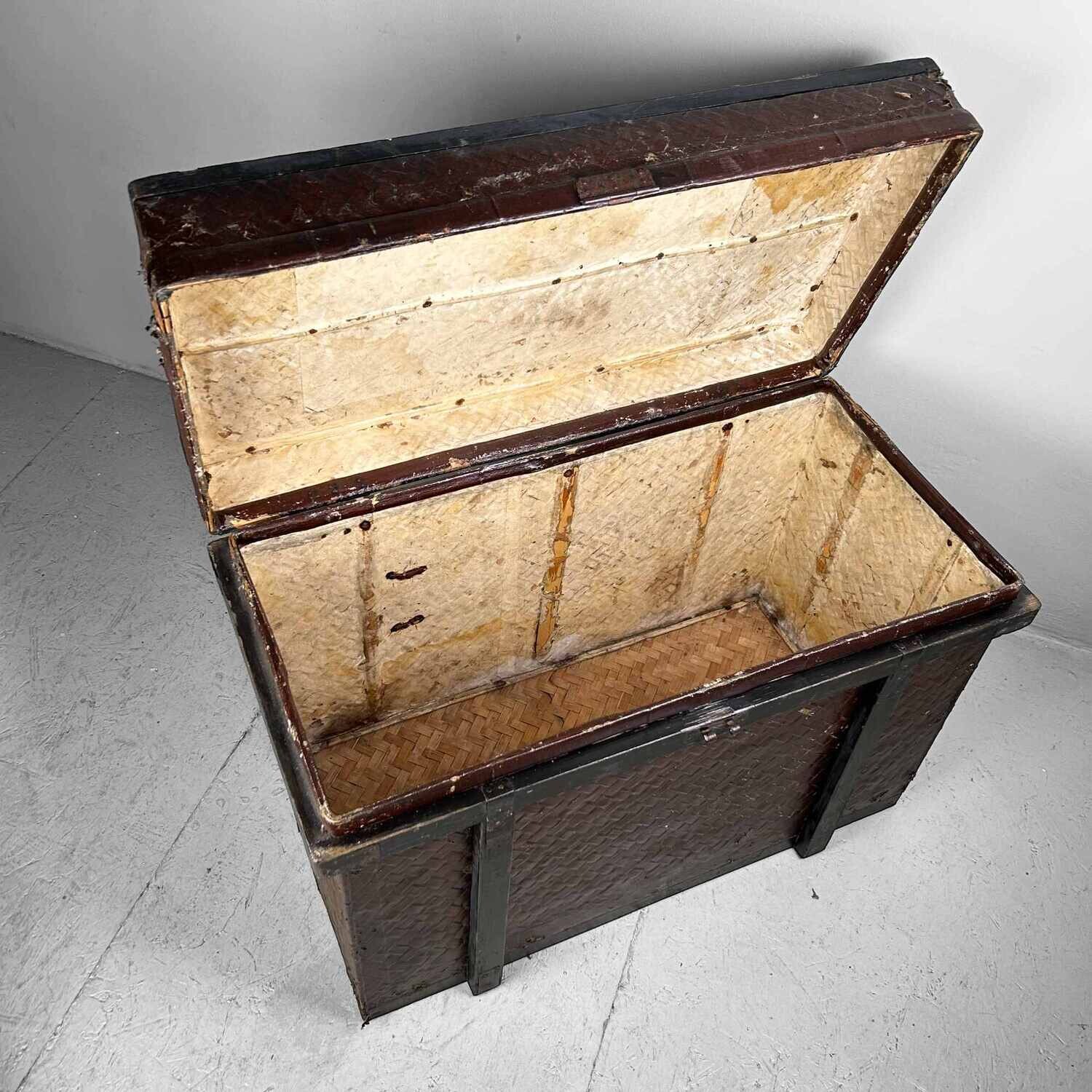 Traditional Tsuzura (筒簓) Kimono Basket, early Shōwa era, Japan.