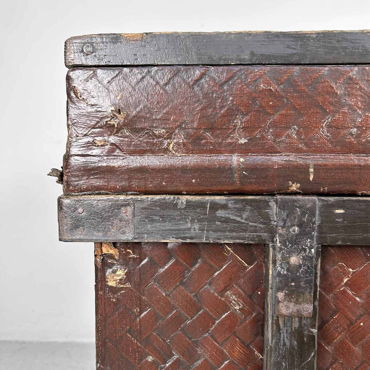 Traditional Tsuzura (筒簓) Kimono Basket, early Shōwa era, Japan.