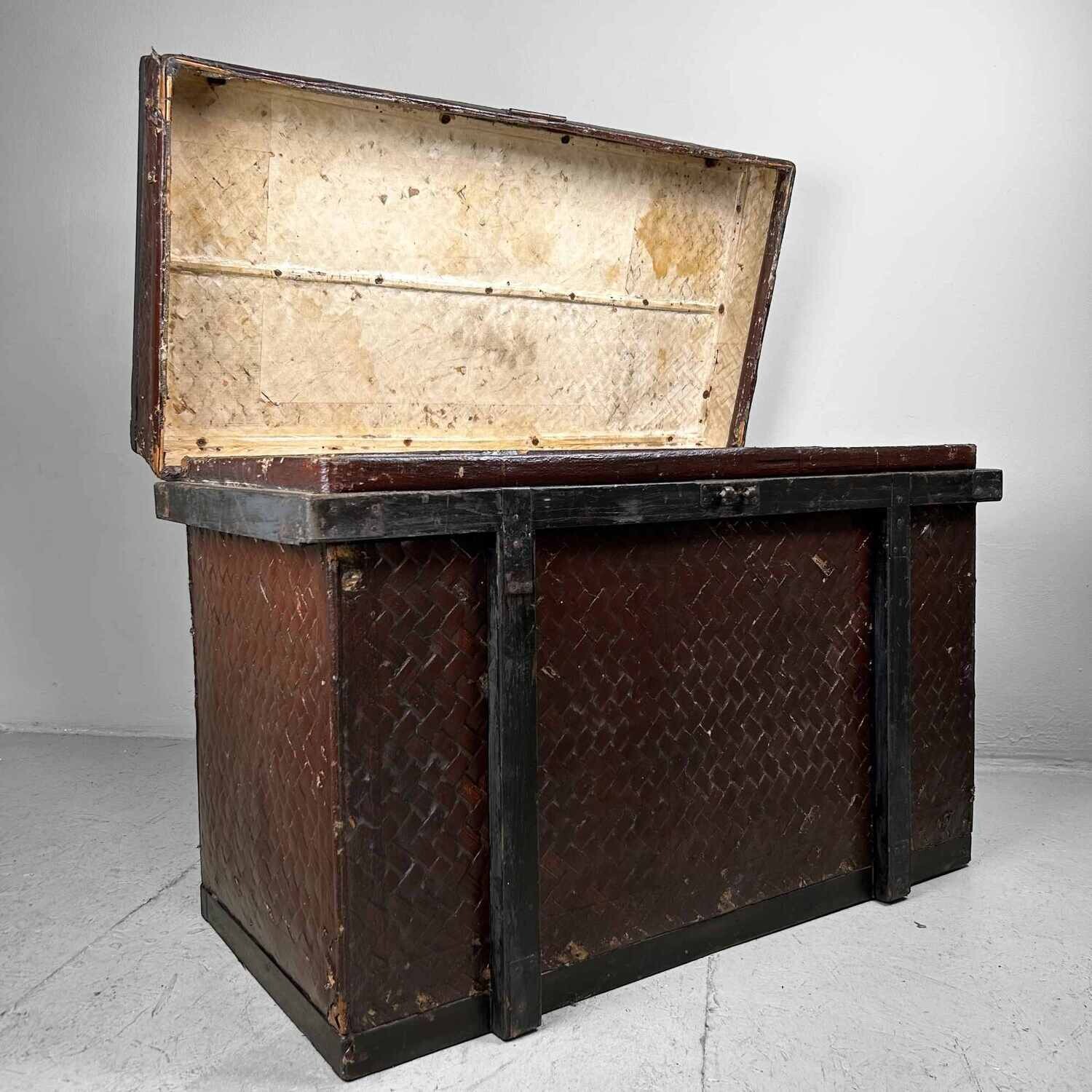 Traditional Tsuzura (筒簓) Kimono Basket, early Shōwa era, Japan.