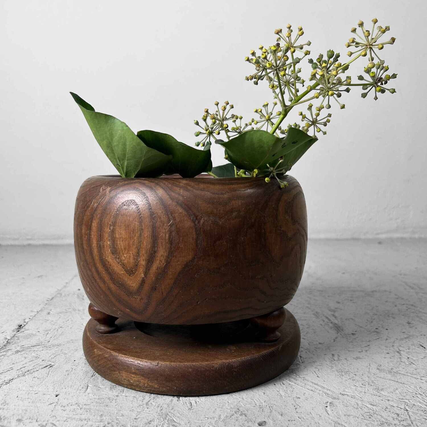 Kleine Hibachi 火鉢 / Japanse Vuurpot, vroege Shōwa. Kleine Hibachi 火鉢 / Japanse Vuurpot, vroege Shōwa.