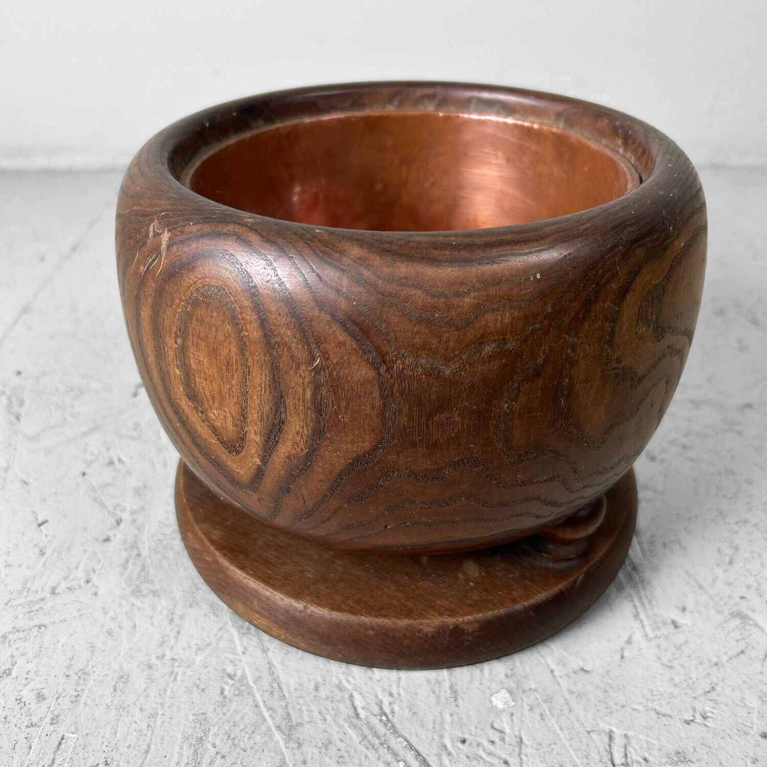 Kleine Hibachi 火鉢 / Japanse Vuurpot, vroege Shōwa. Kleine Hibachi 火鉢 / Japanse Vuurpot, vroege Shōwa.