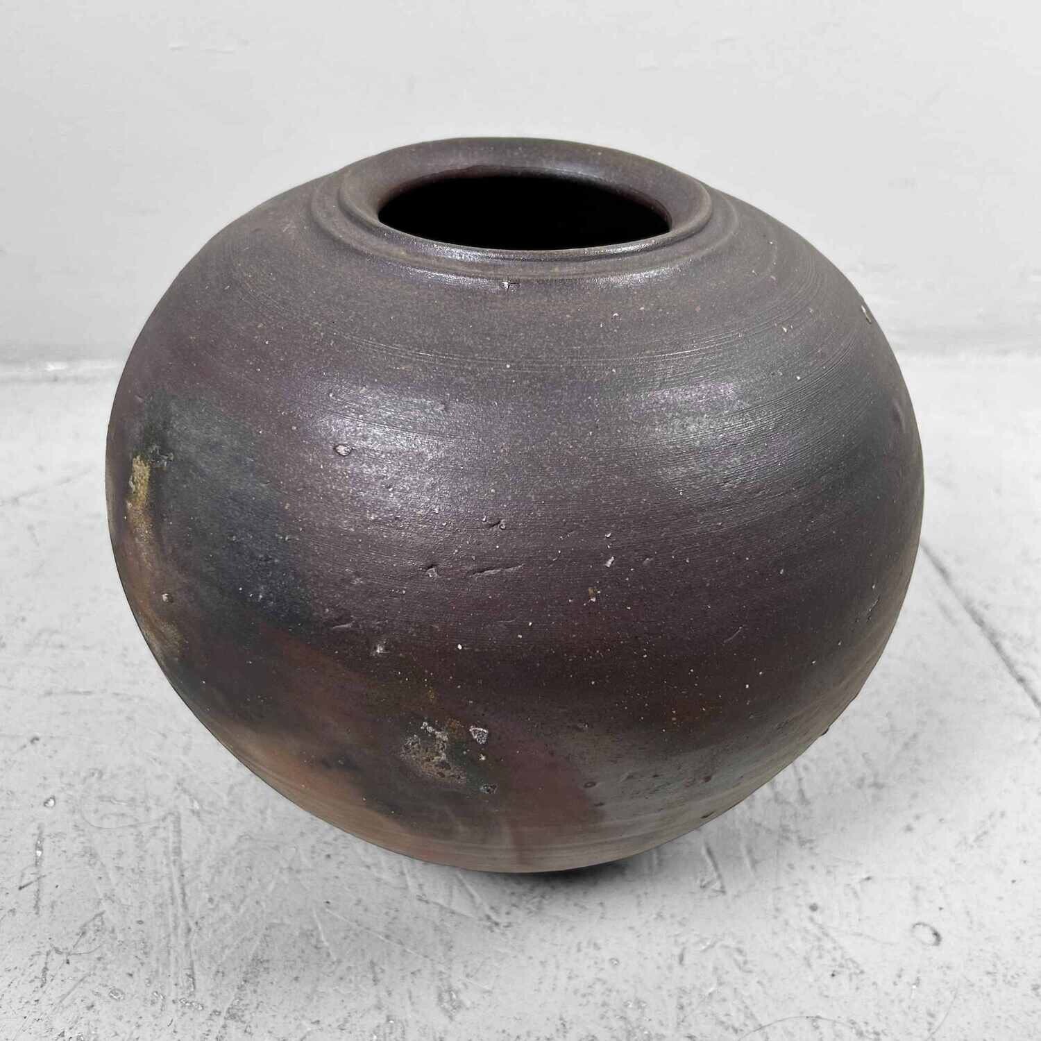 Earthenware Bizen-Yaki (備前焼) Tsubo, 1920s, Japan.