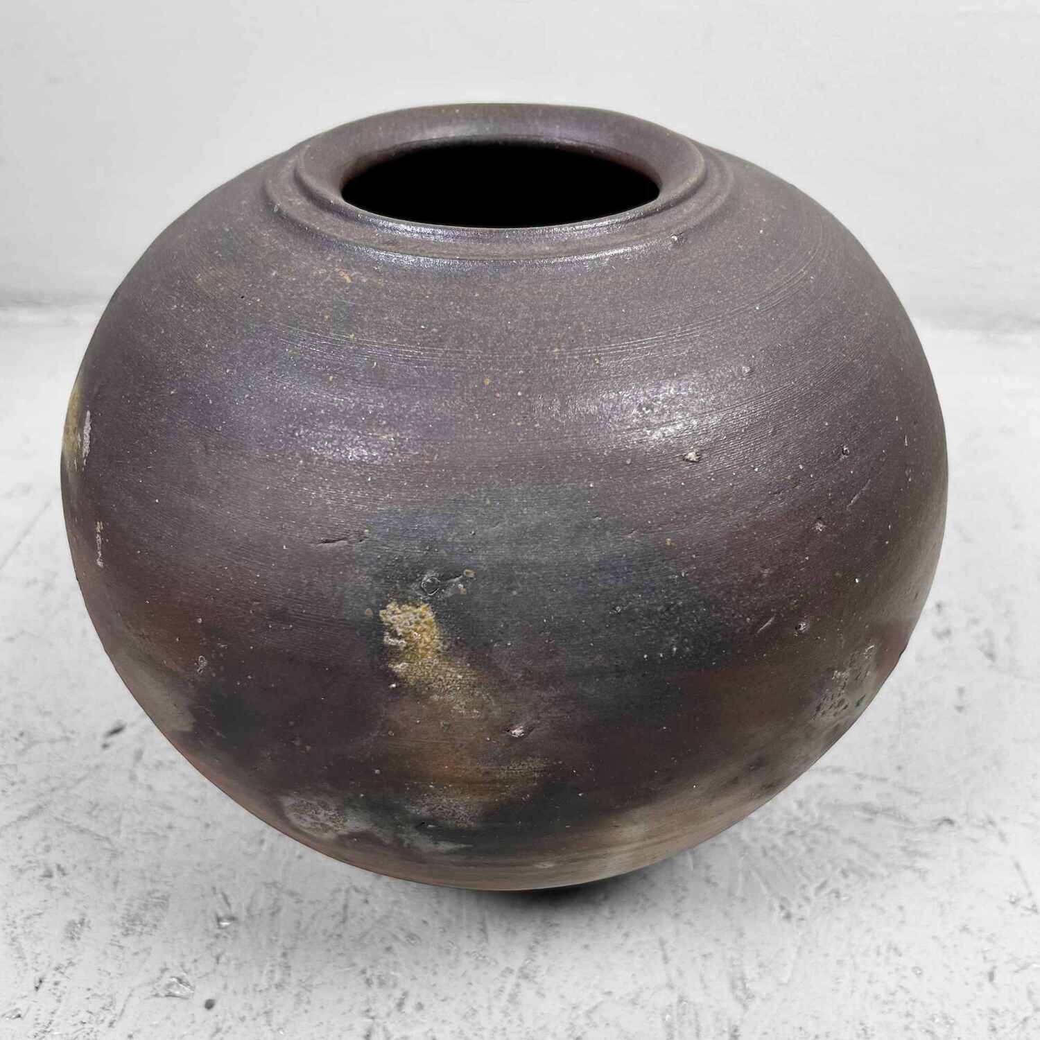 Earthenware Bizen-Yaki (備前焼) Tsubo, 1920s, Japan.