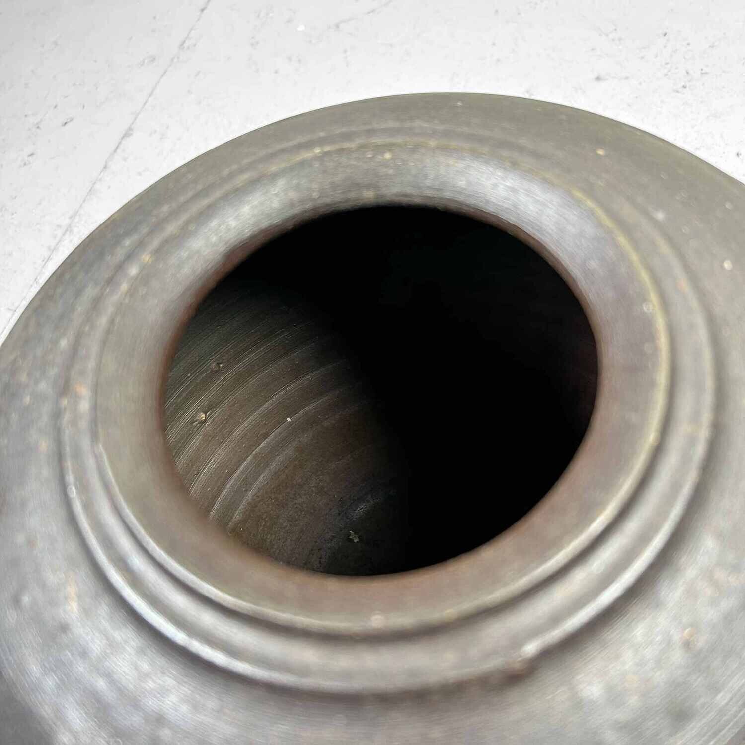 Earthenware Bizen-Yaki (備前焼) Tsubo, 1920s, Japan.