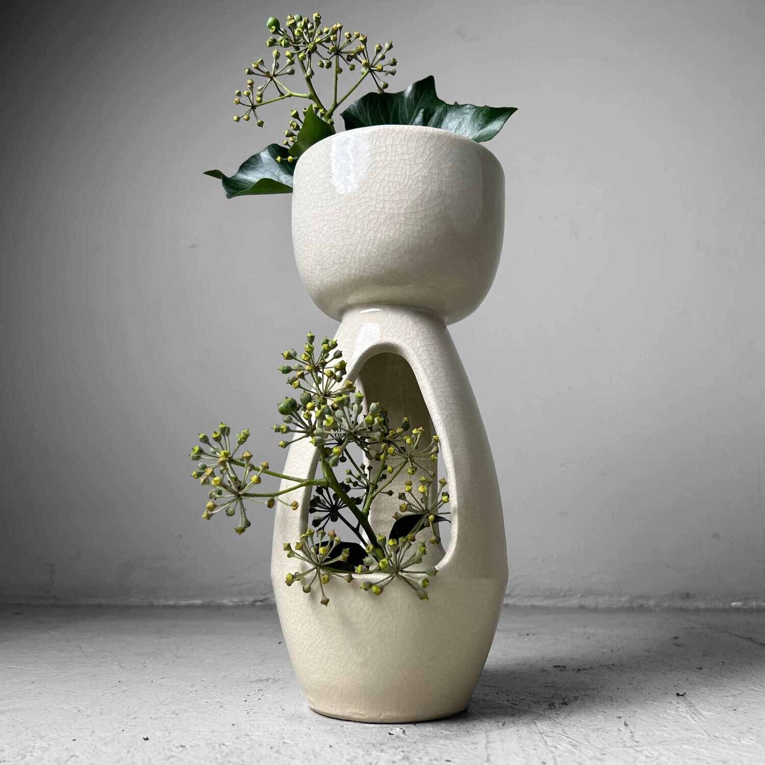 Vintage Ceramic Ikebana 生花 Flower Vase, from the 1980s.