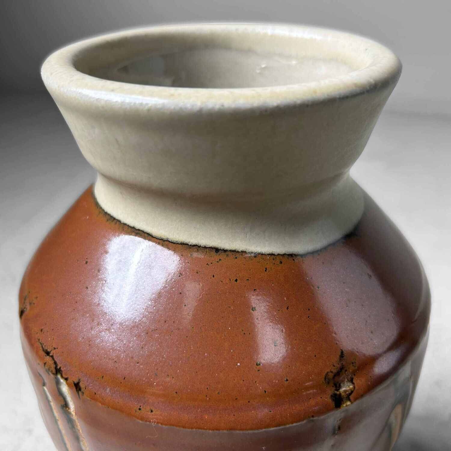 Glazed Pottery Japanese Kabin Vase 花瓶, from the 1970s.