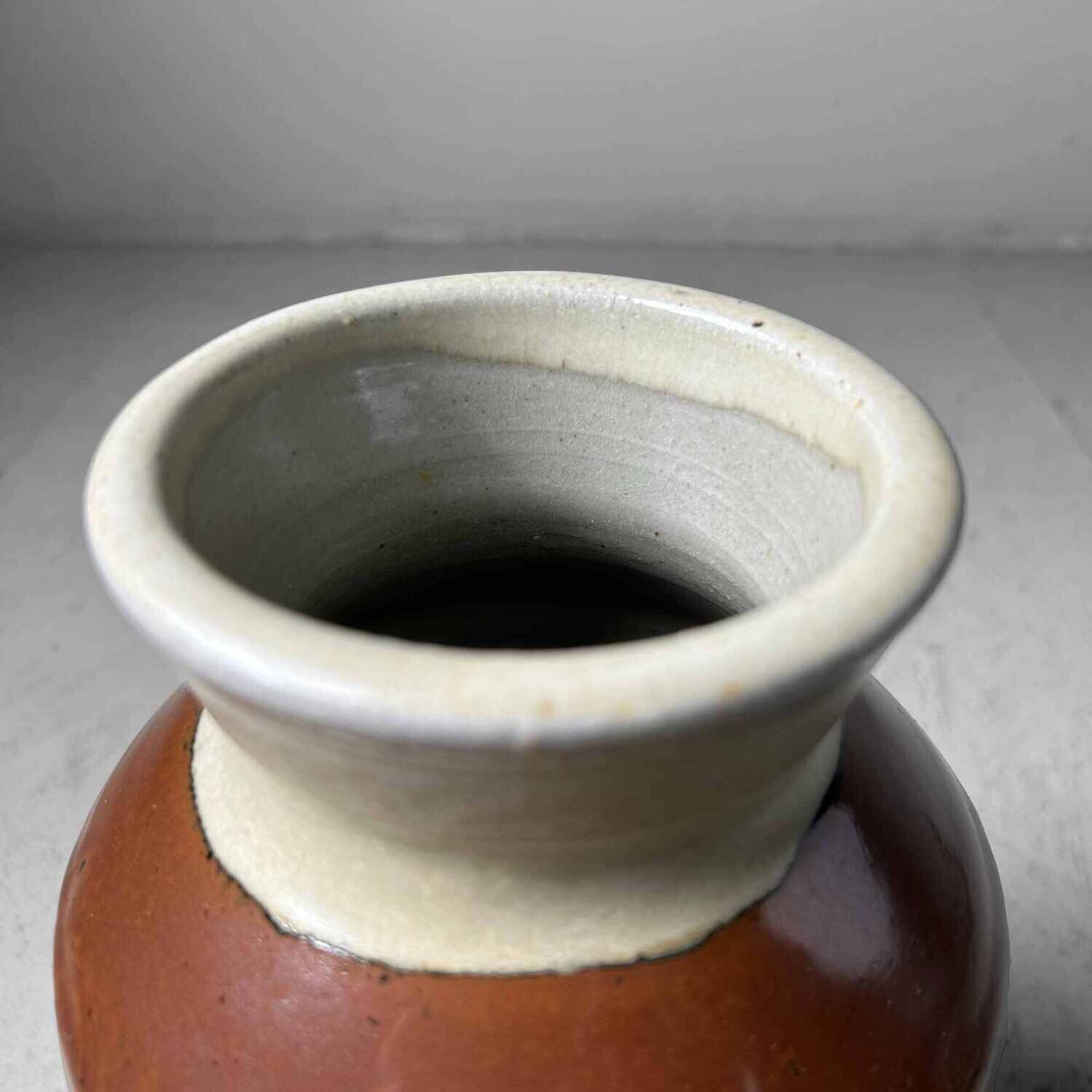 Glazed Pottery Japanese Kabin Vase 花瓶, from the 1970s.