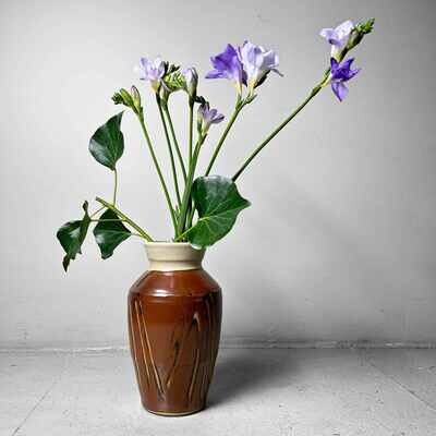 Glazed Pottery Japanese Kabin Vase 花瓶, from the 1970s.