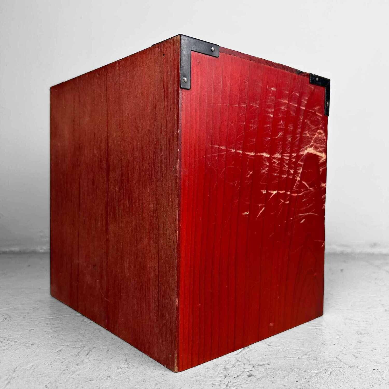 Vintage Japanese jewelry box, from the '80s.