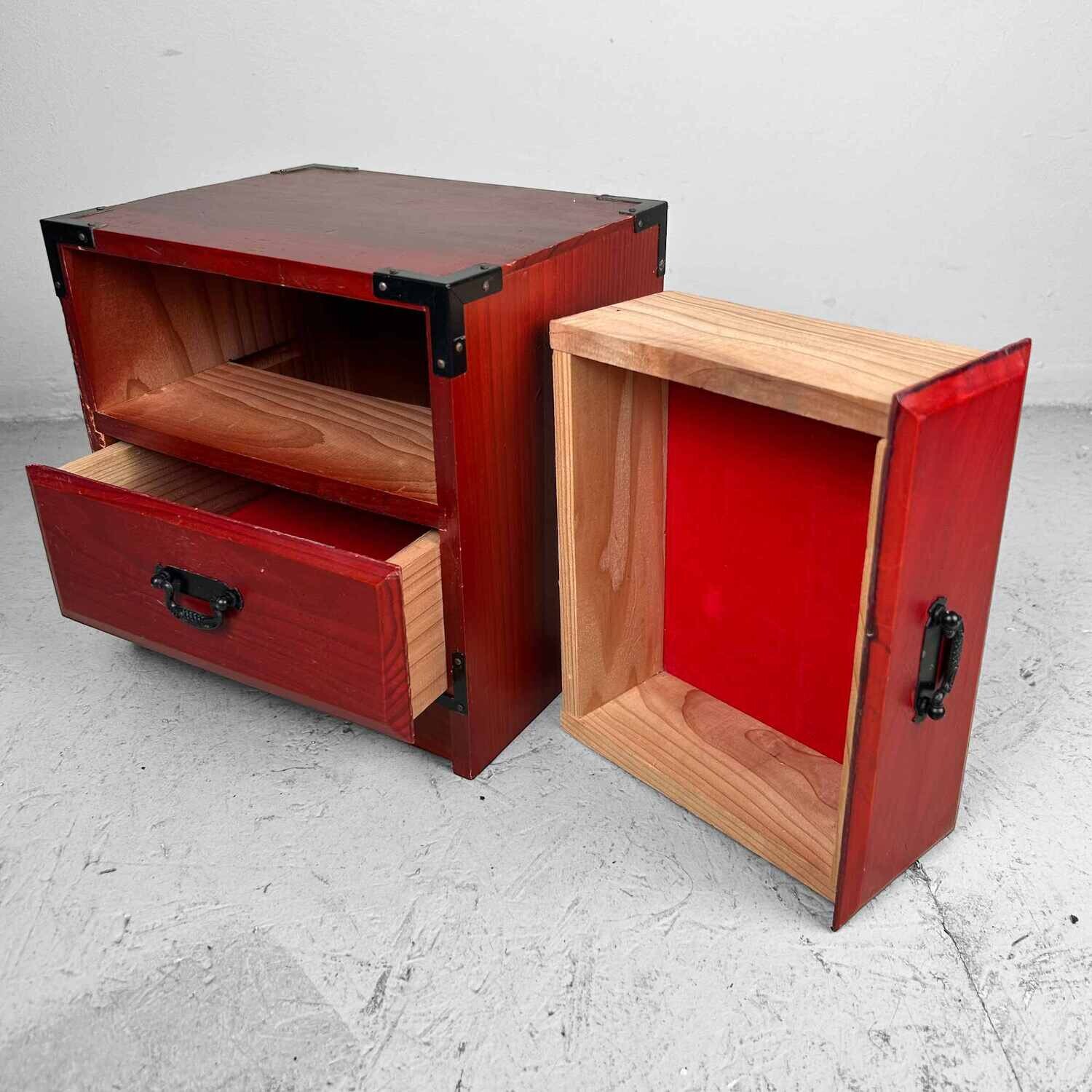 Vintage Japanese jewelry box, from the '80s.