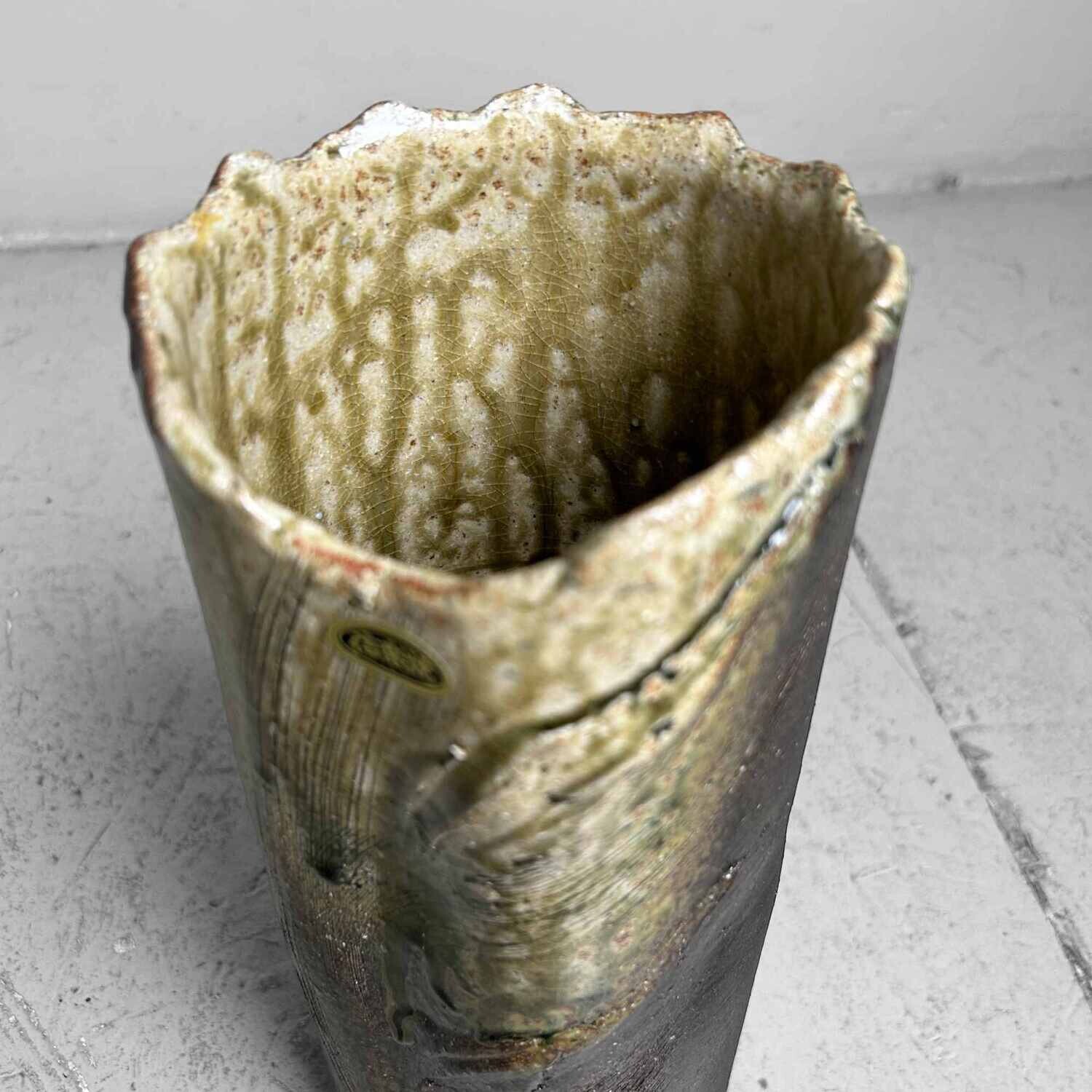 Mid Century Keramieken Shigaraki Ikebana Bloemenvaas, Japan.