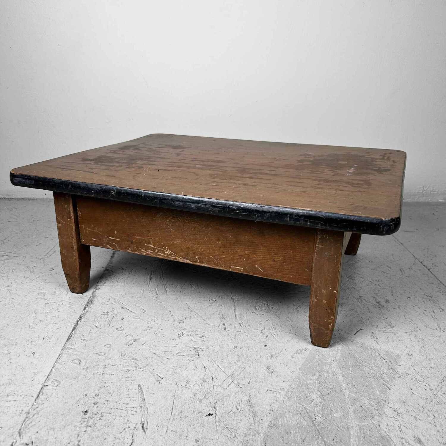 Low Japanese Writing Desk (書斎机), 1930s.