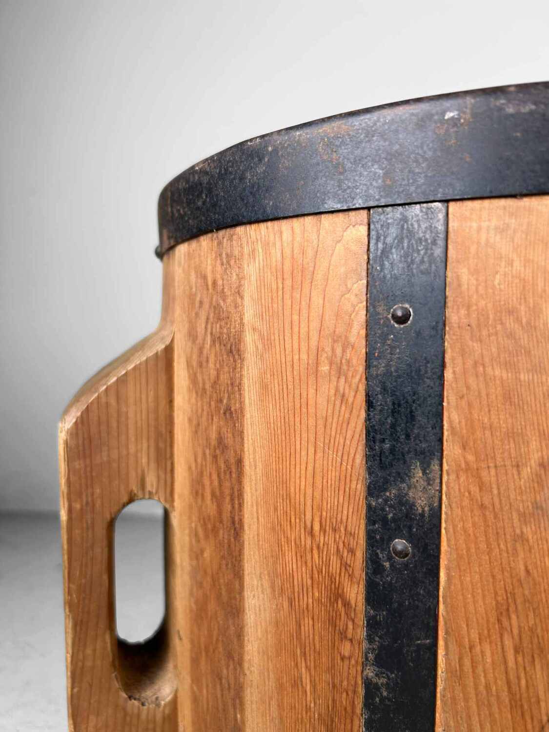 Decorative Rice Measure Bucket - Itomasu, Ōgaki, early Shōwa era, Japan.