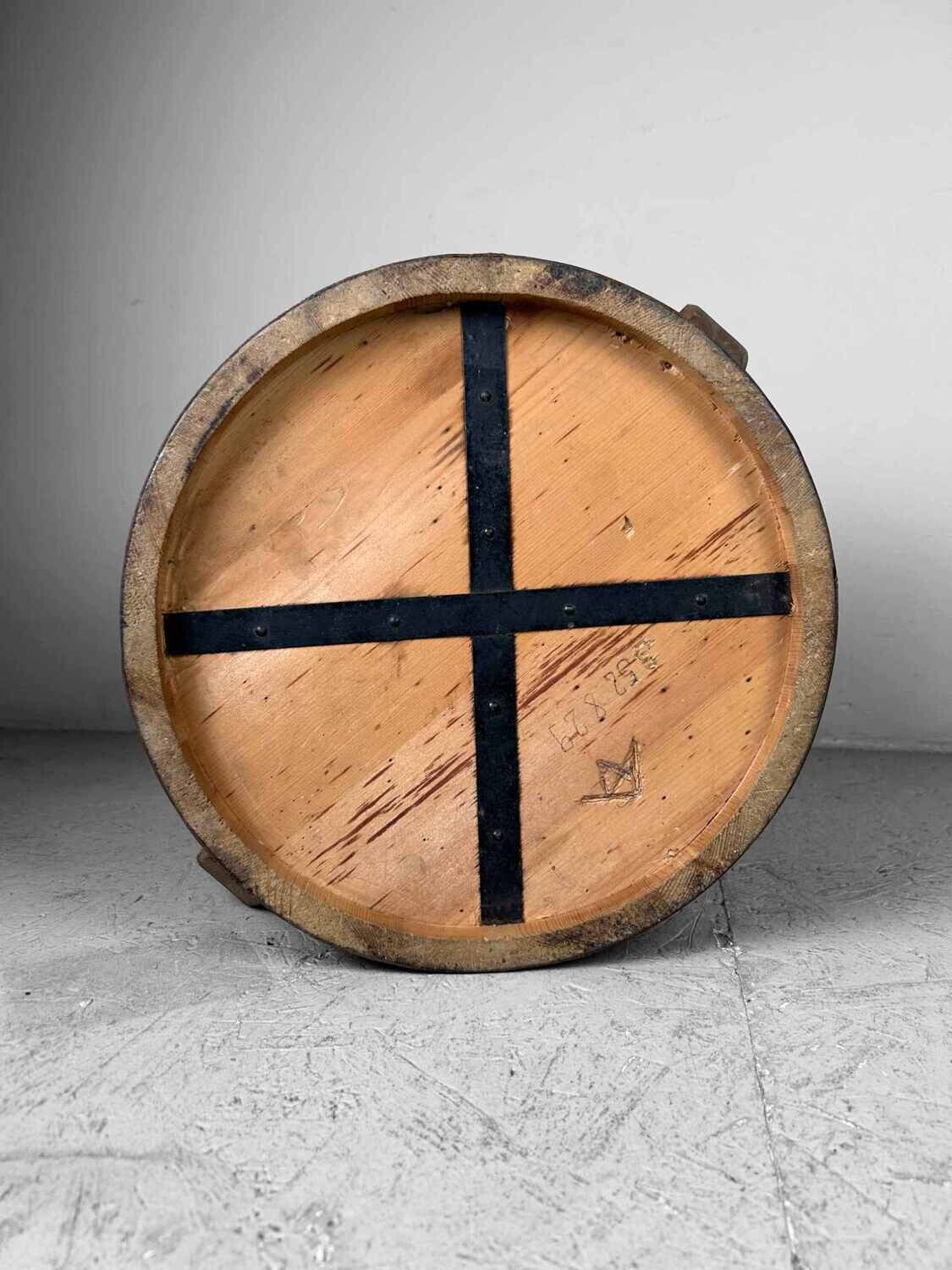 Decorative Rice Measure Bucket - Itomasu, Ōgaki, early Shōwa era, Japan.