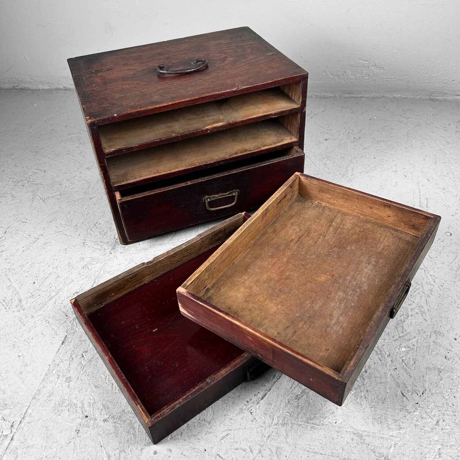 Japanse Haribako 針箱 Naaikastje, Taishō-periode. Japanse Haribako 針箱 Naaikastje, Taishō-periode.