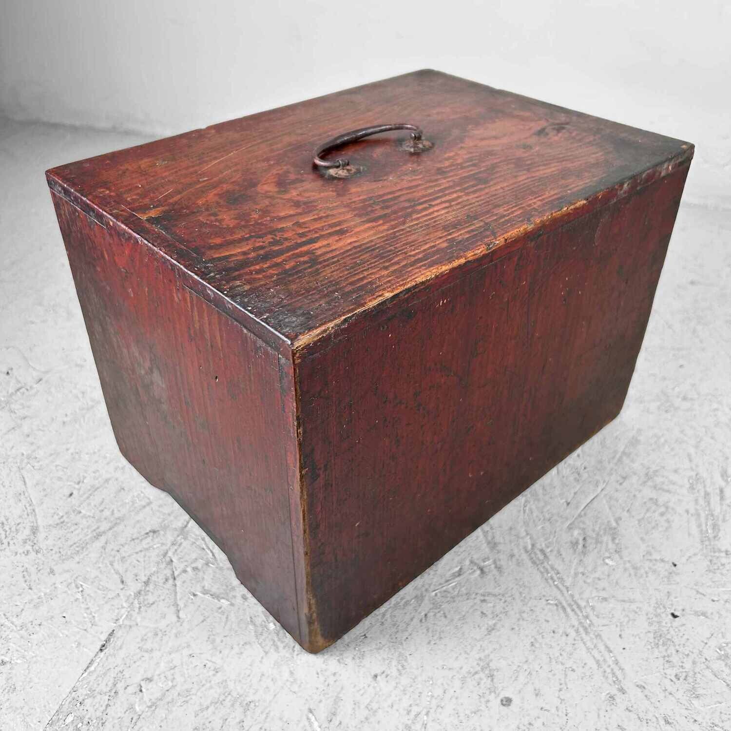 Japanse Haribako 針箱 Naaikastje, Taishō-periode. Japanse Haribako 針箱 Naaikastje, Taishō-periode.