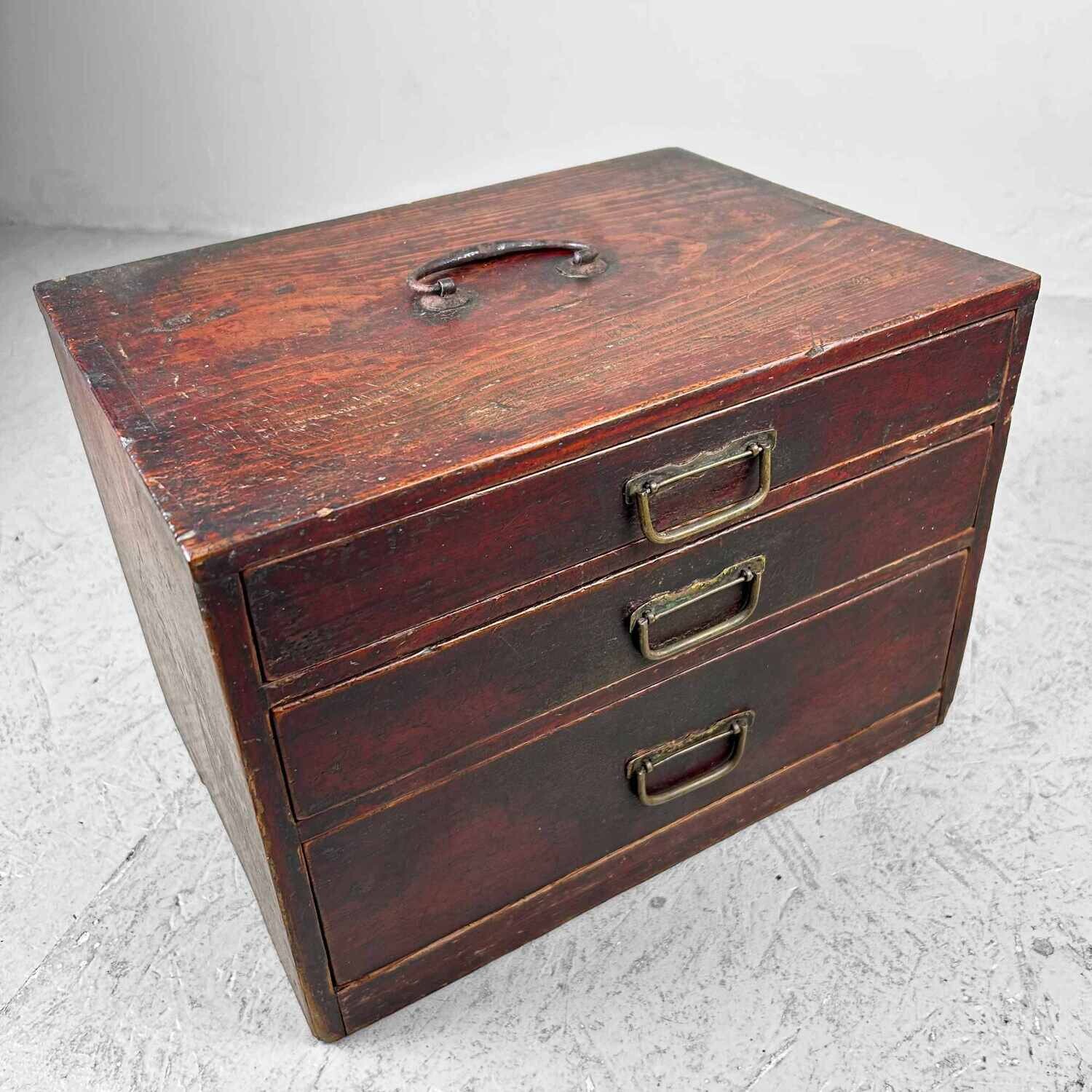 Japanse Haribako 針箱 Naaikastje, Taishō-periode. Japanse Haribako 針箱 Naaikastje, Taishō-periode.