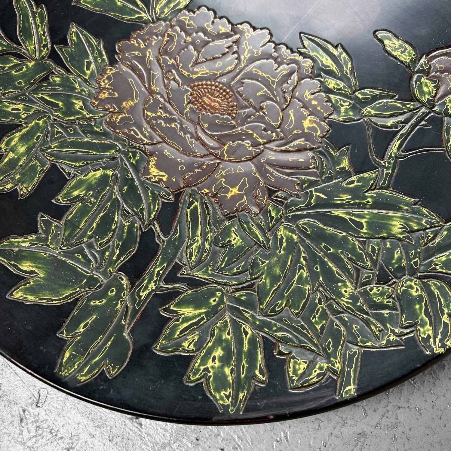 Japanse Urushi-Suri Lakwerk Schaal met Bloemendecor, Shōwa.