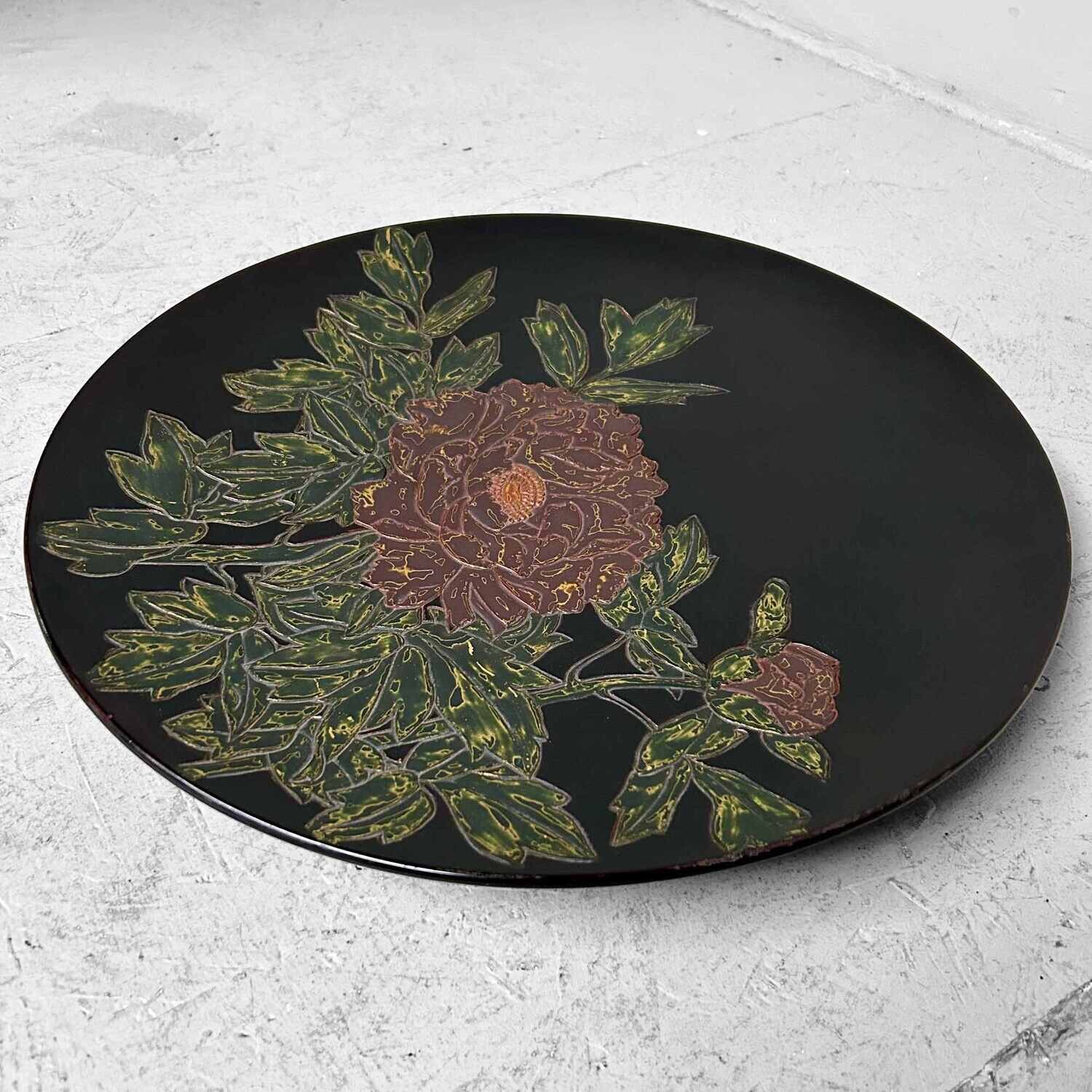 Japanse Urushi-Suri Lakwerk Schaal met Bloemendecor, Shōwa.