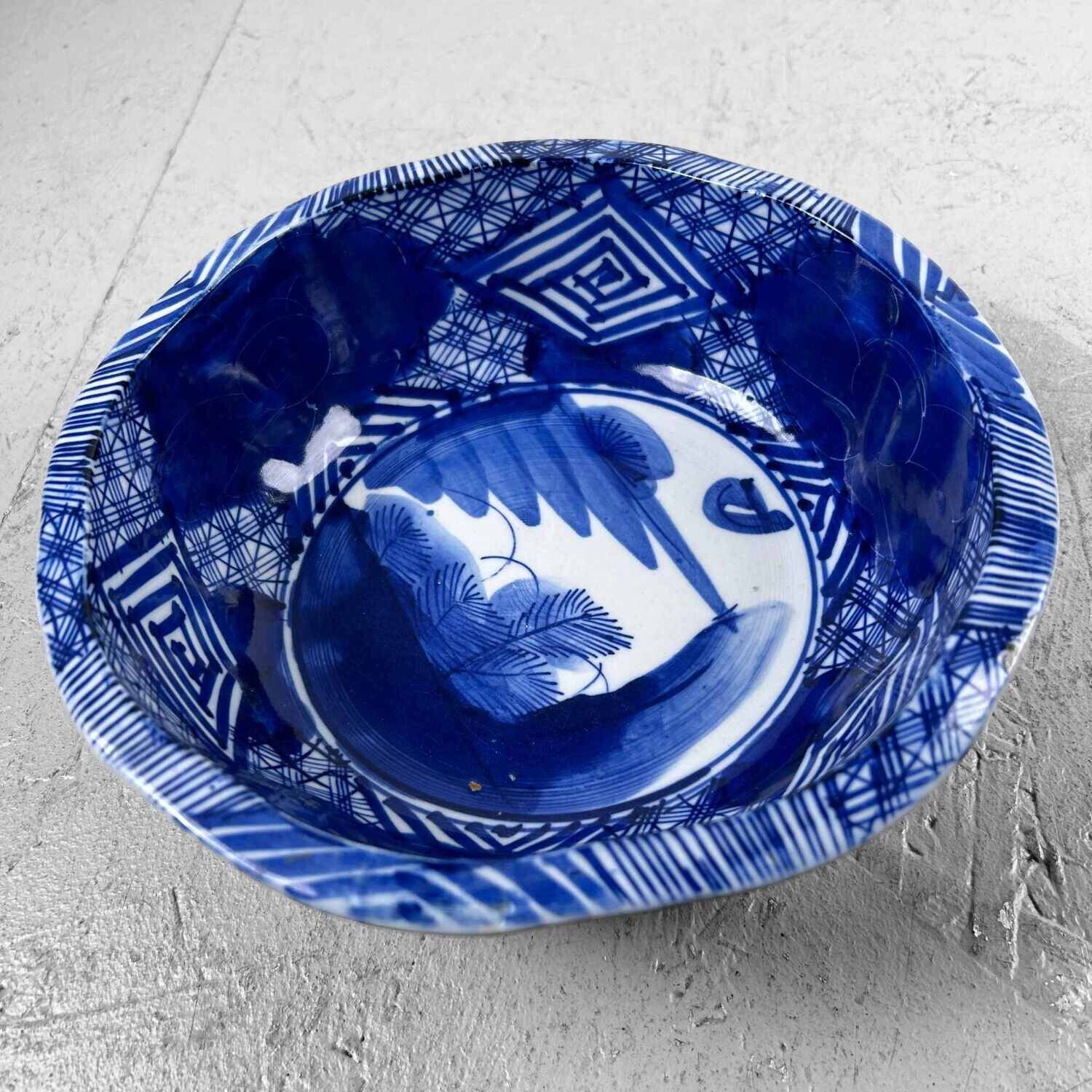 Porcelain Arita (有田町) Bowl 'Landscape,' Meiji Era, Japan.