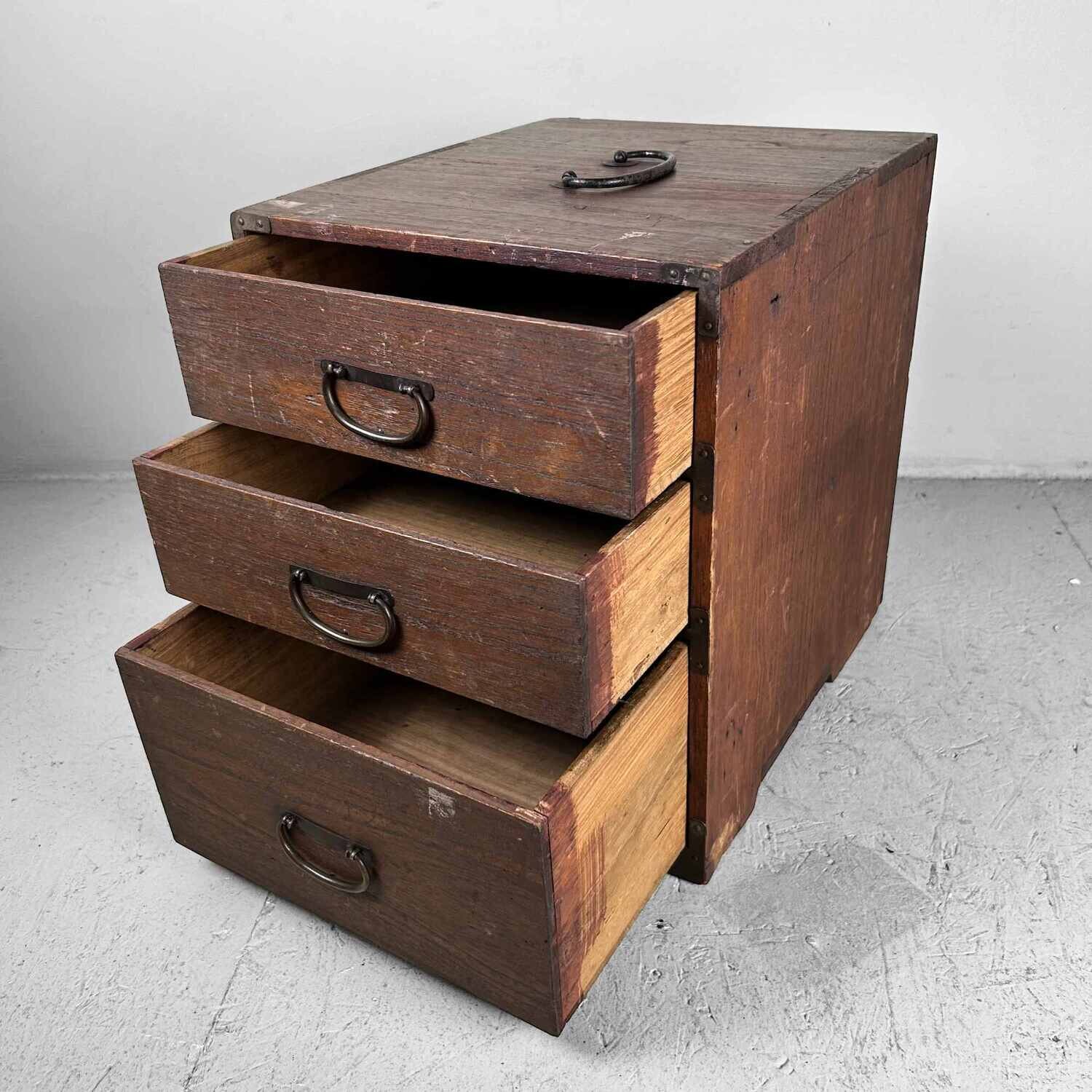 Small Tansu Japanese Drawer Chest, Taishō era.