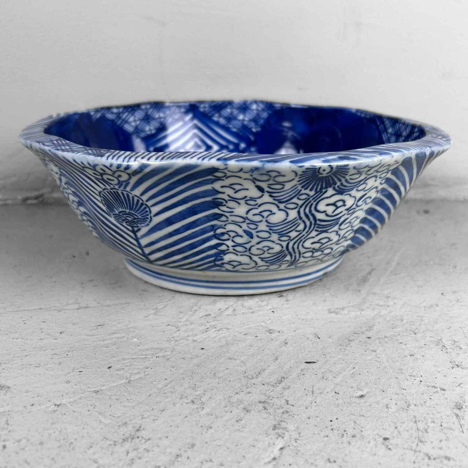 Porcelain Arita (有田町) Bowl 'Landscape,' Meiji Era, Japan.