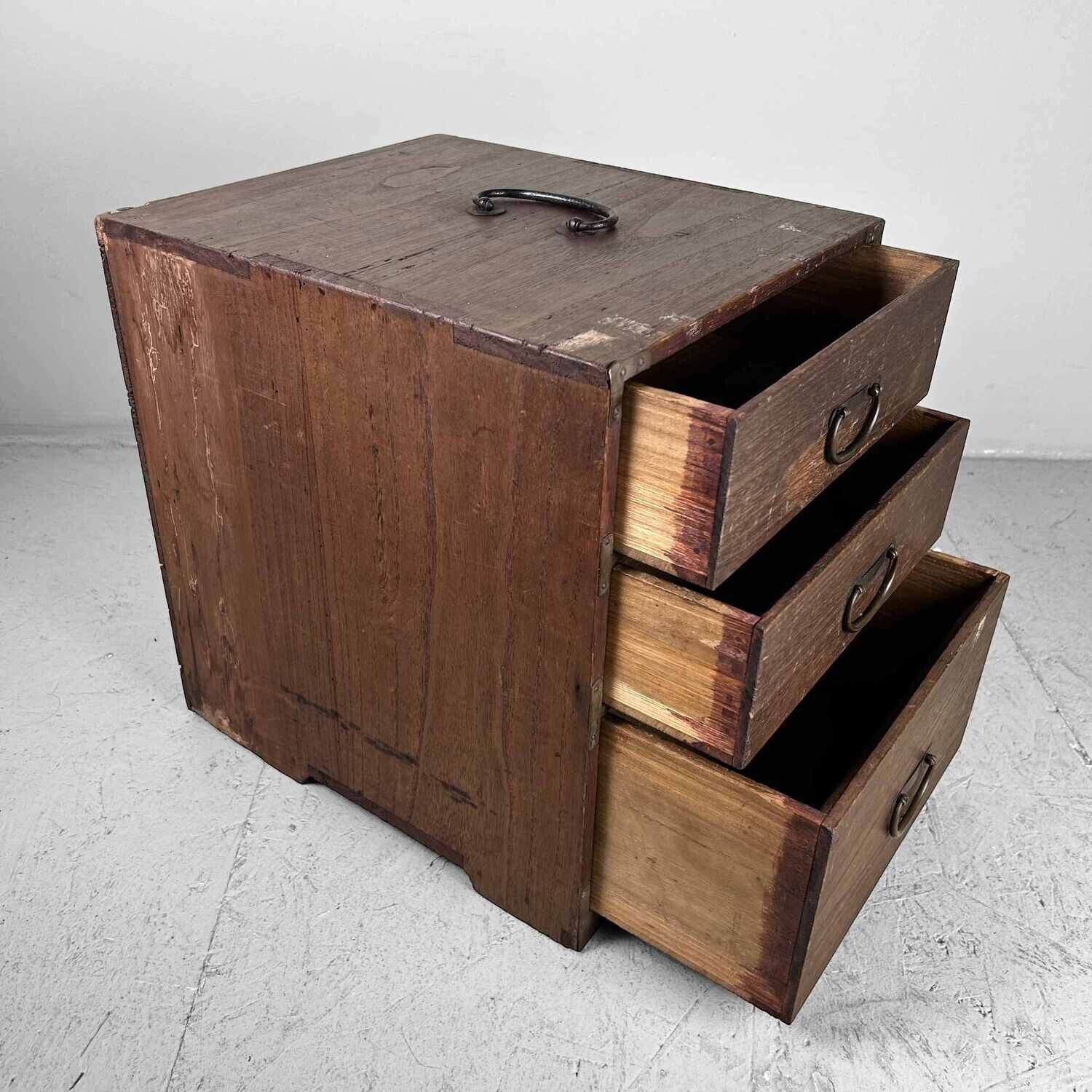 Small Tansu Japanese Drawer Chest, Taishō era.