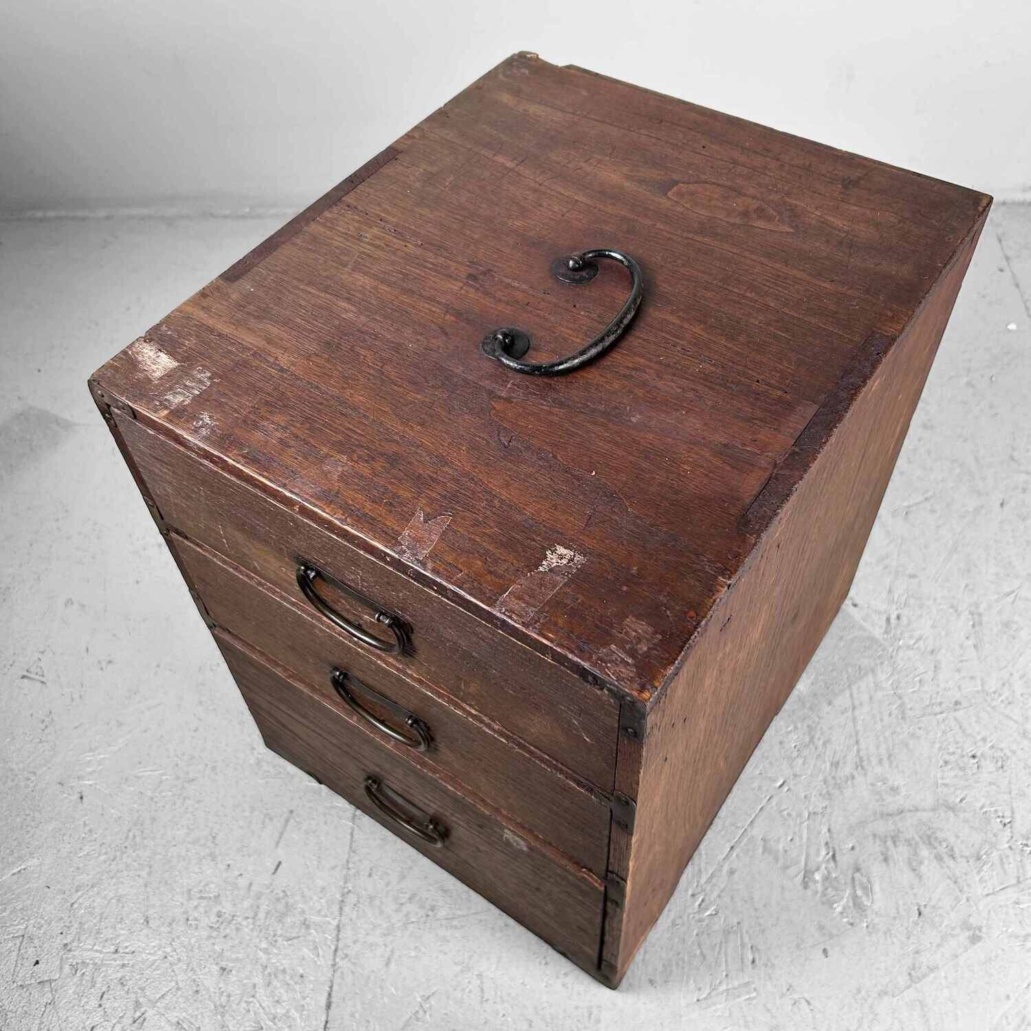 Small Tansu Japanese Drawer Chest, Taishō era.