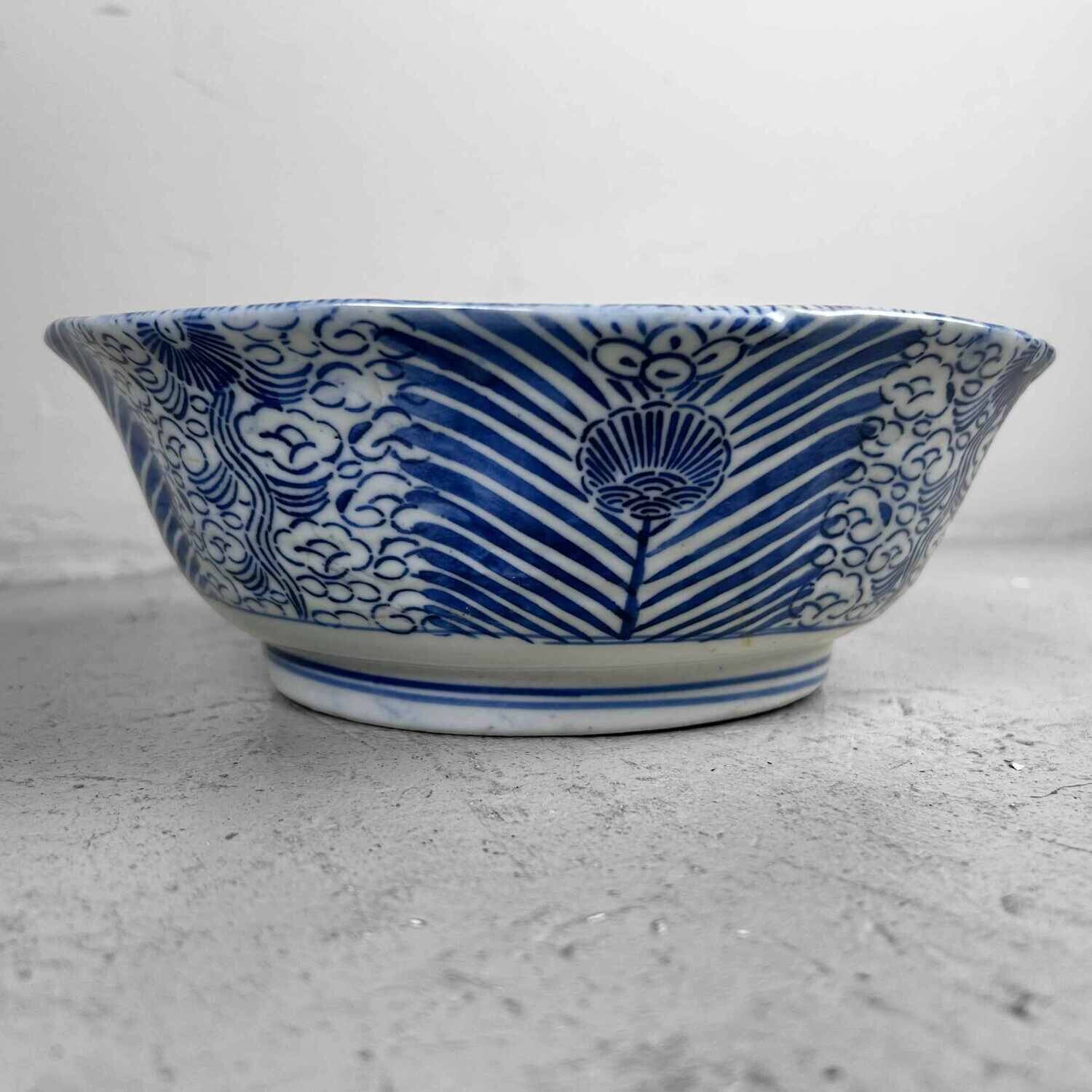 Porcelain Arita (有田町) Bowl 'Landscape,' Meiji Era, Japan.
