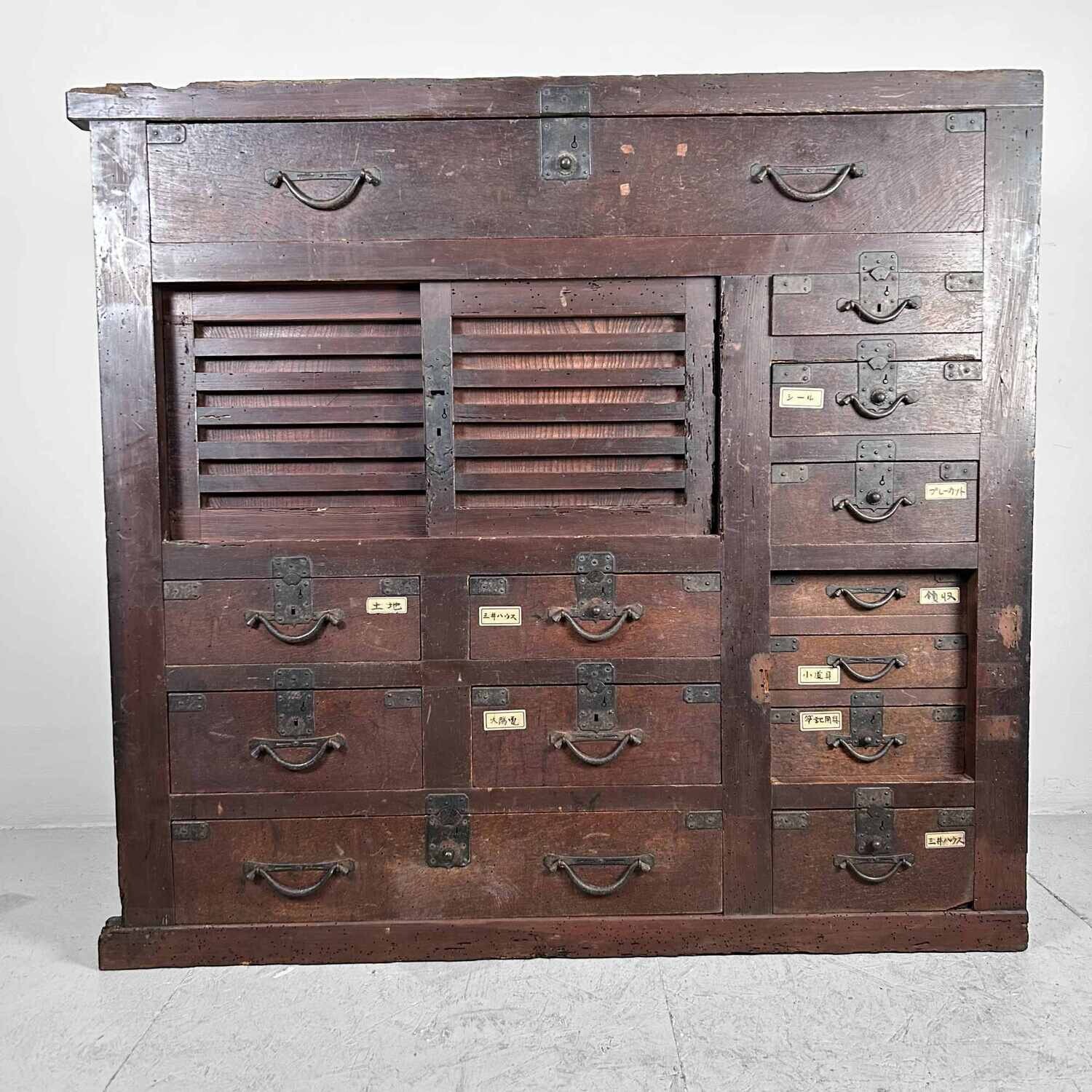 Grote Winkel Archiefkast 三井ハウス, late Meiji, Japan.