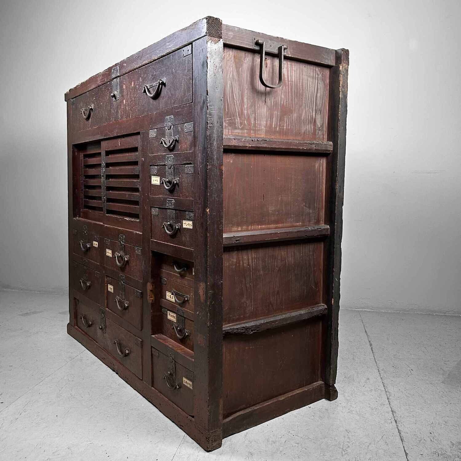 Grote Winkel Archiefkast 三井ハウス, late Meiji, Japan.