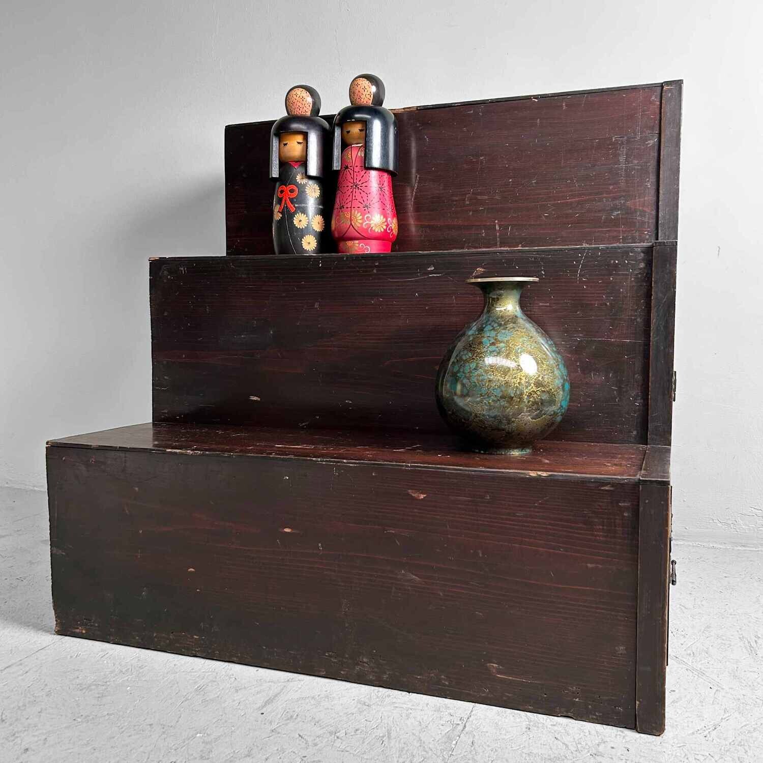 Kaidan-dansu (階段箪笥) Japanse Trapkast, Taishō-periode.