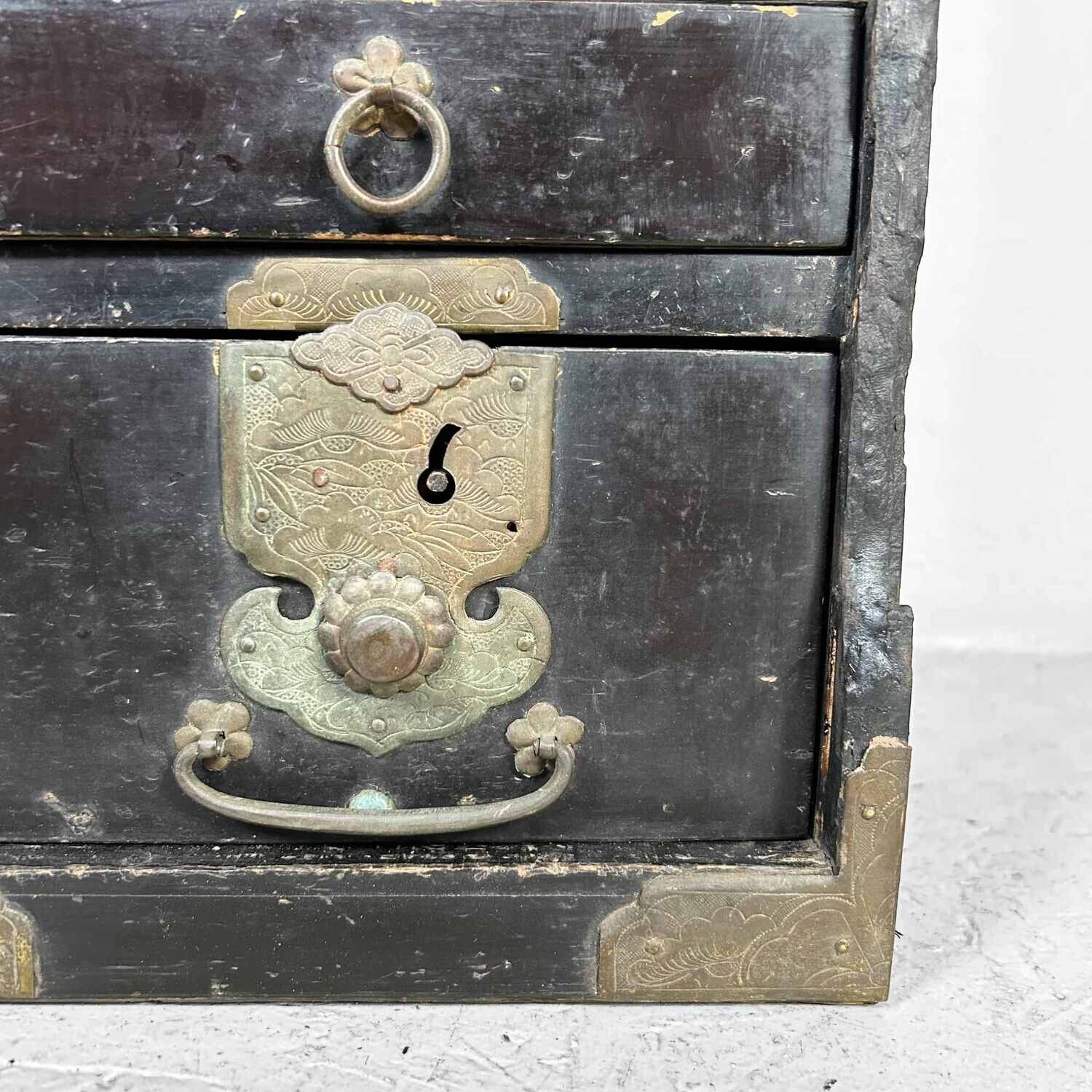 Lacquerwork Drawer Chest Japanese Tansu, Meiji Era.
