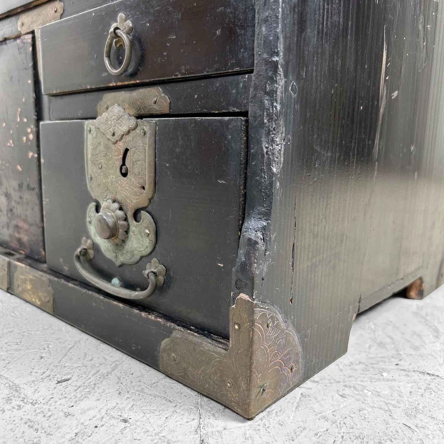 Lacquerwork Drawer Chest Japanese Tansu, Meiji Era.