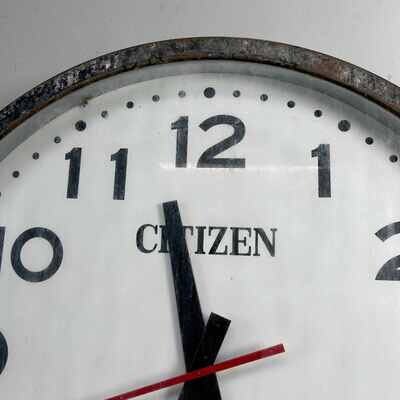 Industriële Vintage Wandklok, CITIZEN, Japan.