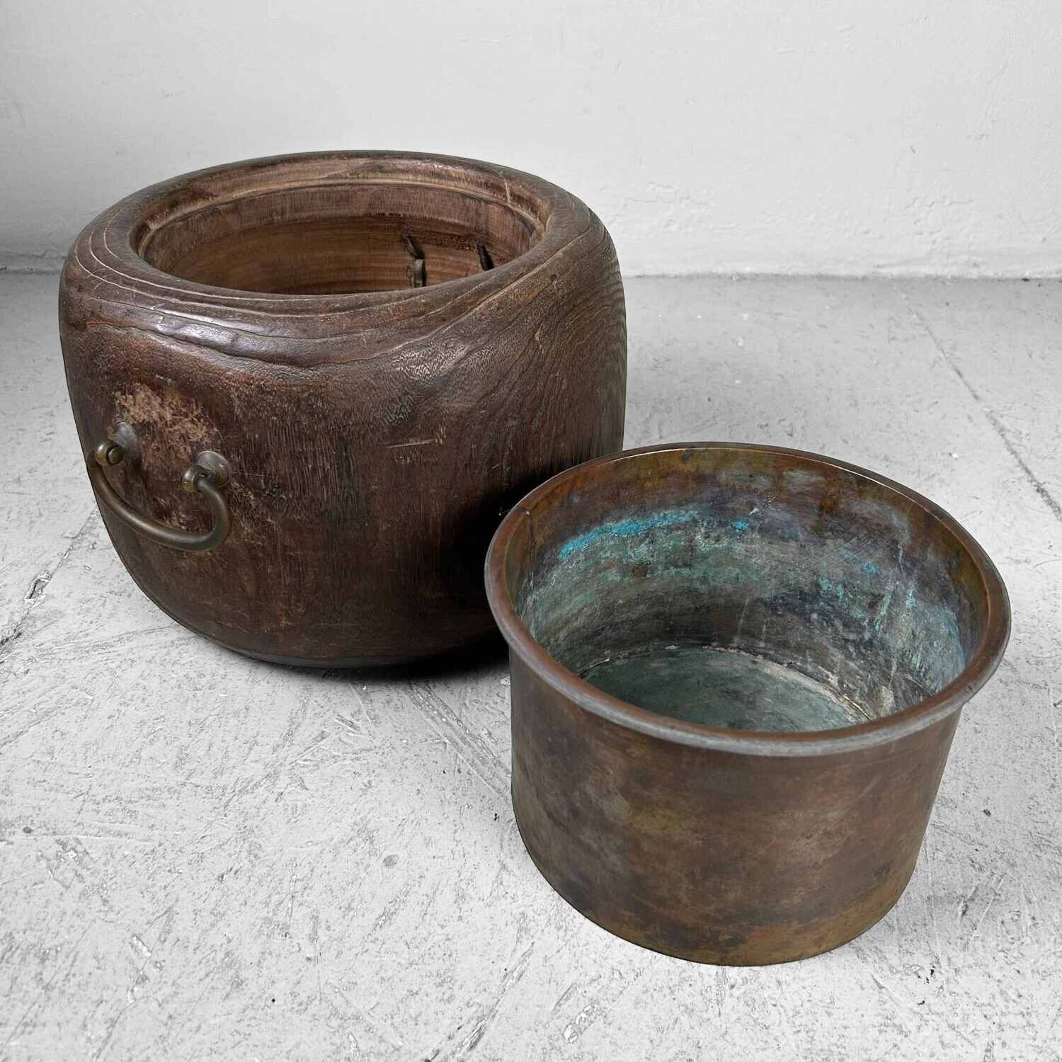 Antieke Hibachi 火鉢  met Houten Kist, Taishō-periode, Japan.