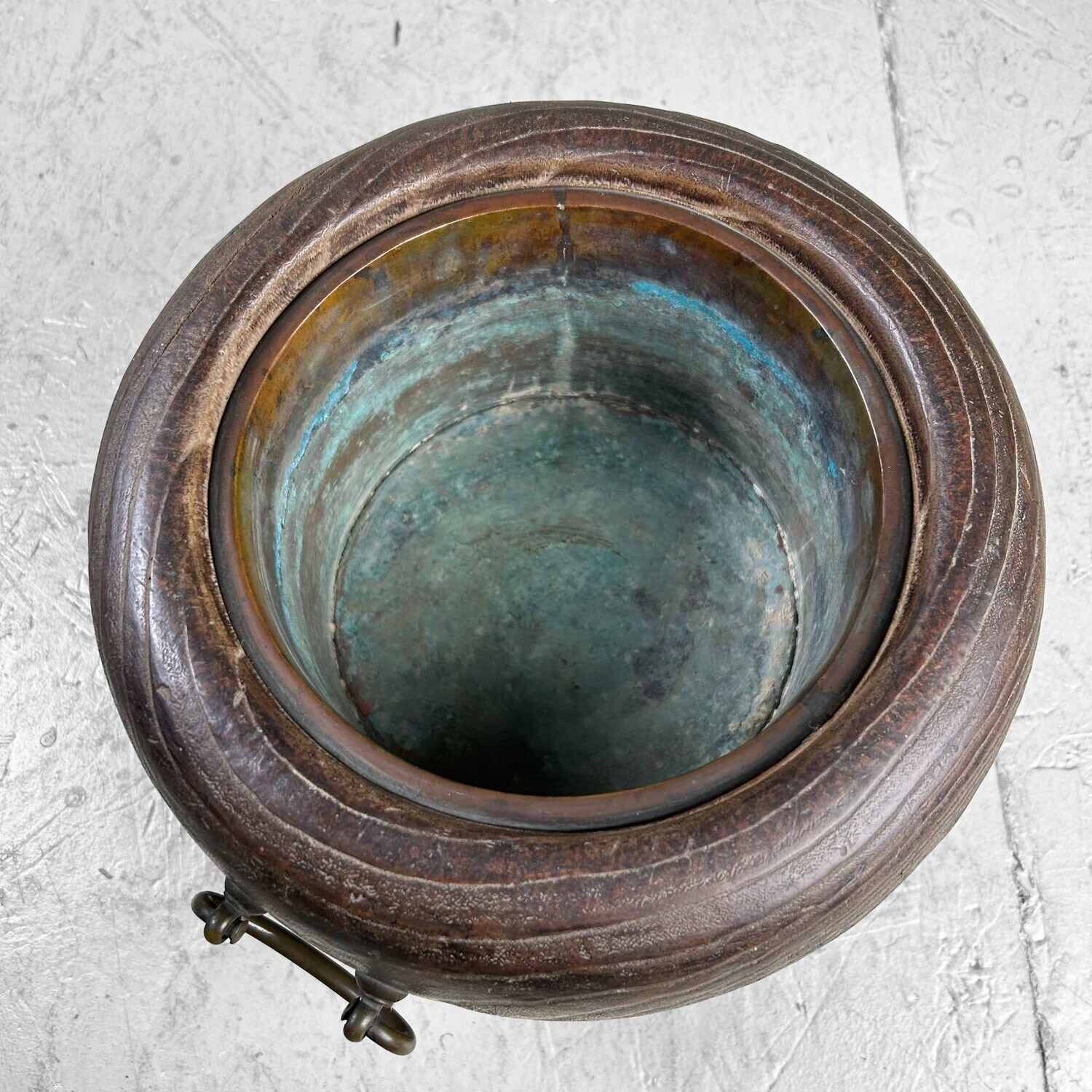 Antieke Hibachi 火鉢  met Houten Kist, Taishō-periode, Japan.