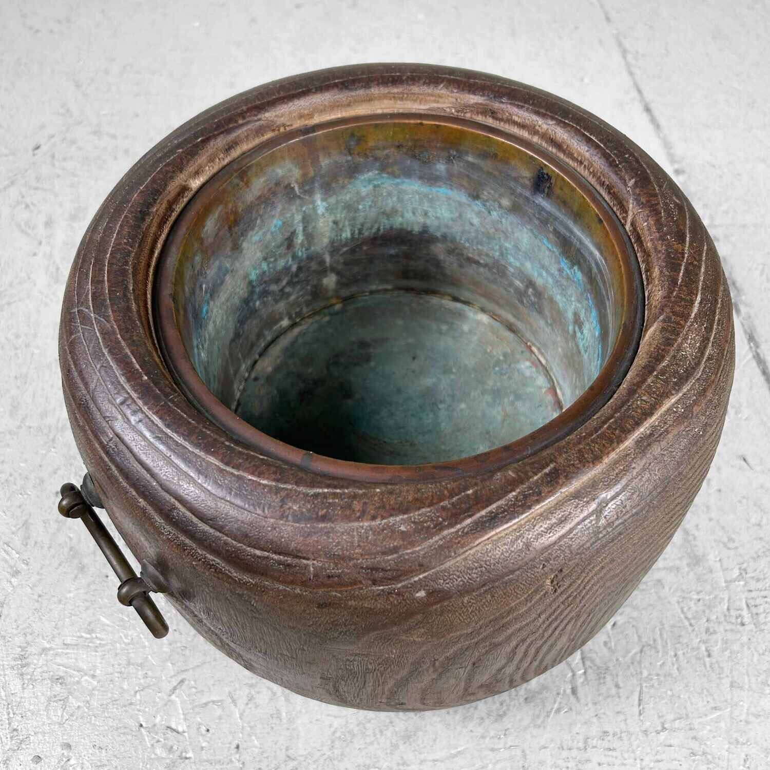 Antieke Hibachi 火鉢  met Houten Kist, Taishō-periode, Japan.