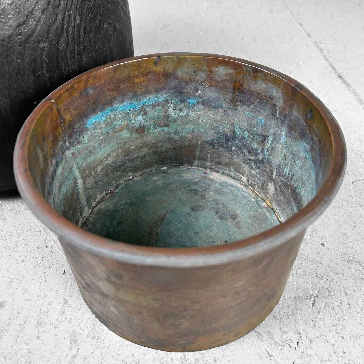 Antieke Hibachi 火鉢  met Houten Kist, Taishō-periode, Japan.