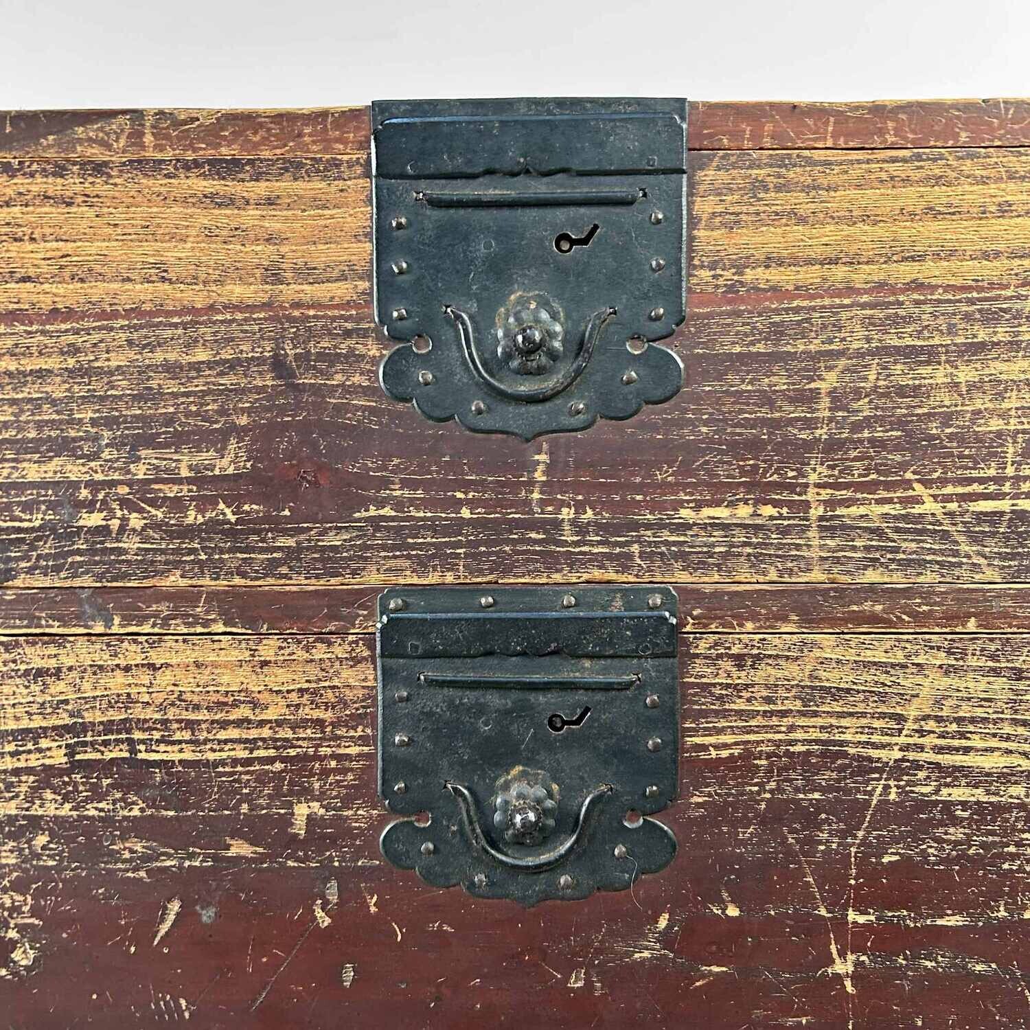 Japanese Traditional Tansu Chest of Drawers, Meiji Period.