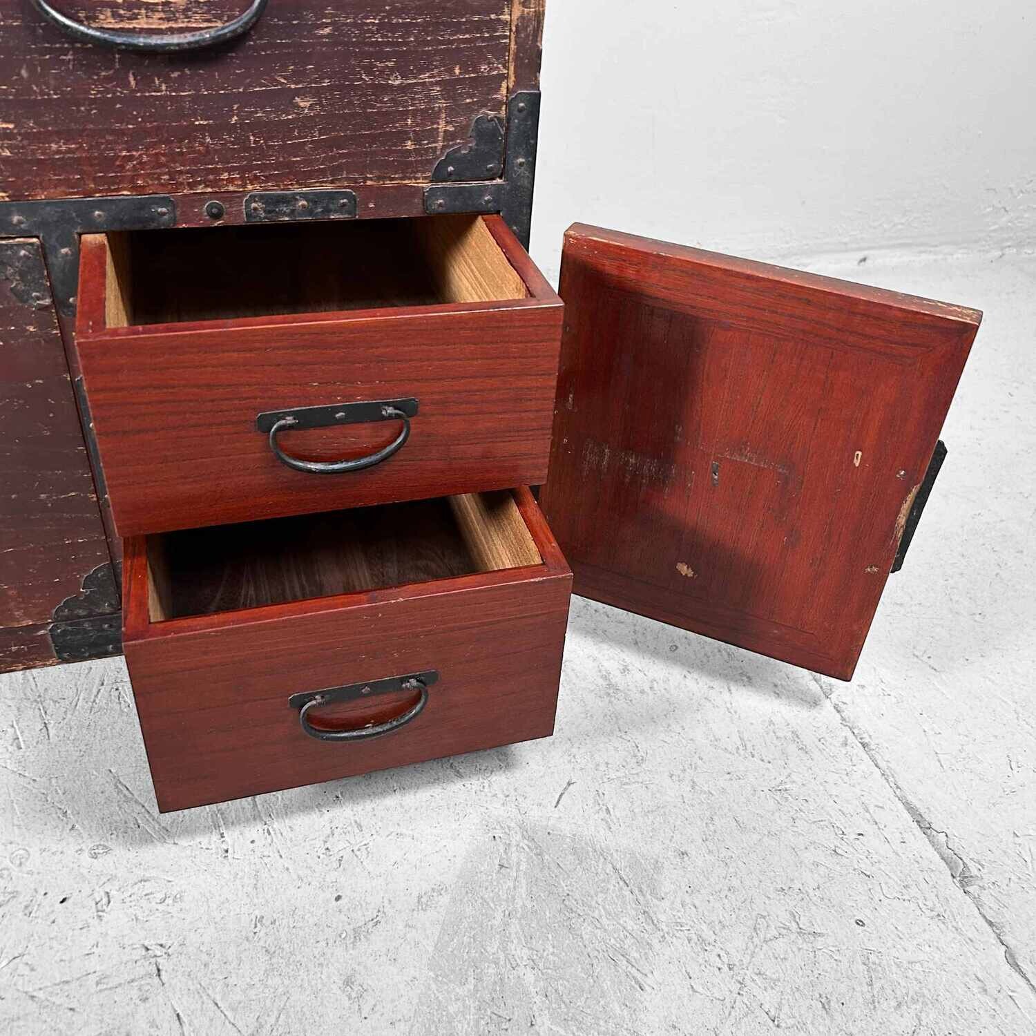 Japanese Traditional Tansu Chest of Drawers, Meiji Period.