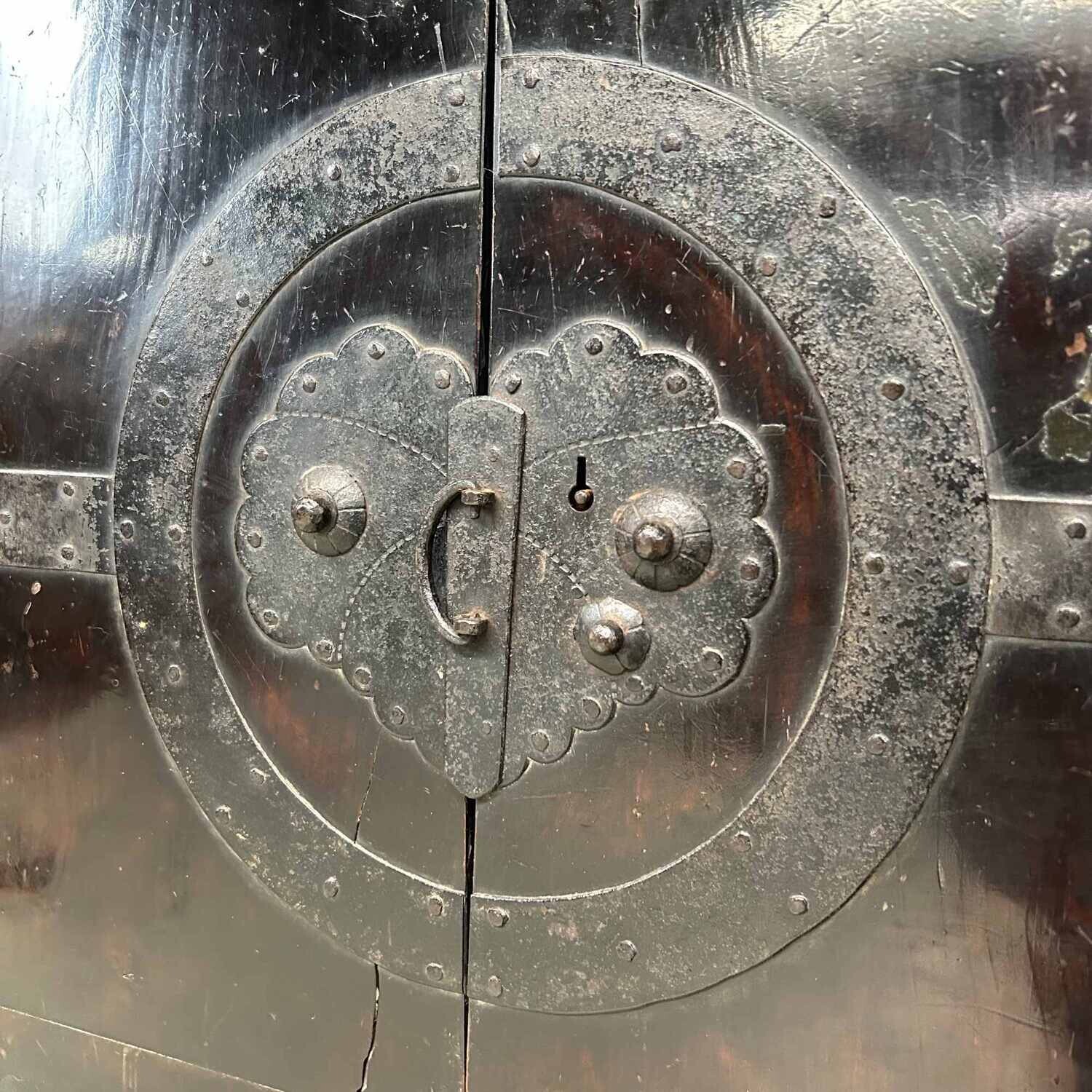 Tweedelige Lakwerk Ladekast Japanse Tansu, Meiji-periode.