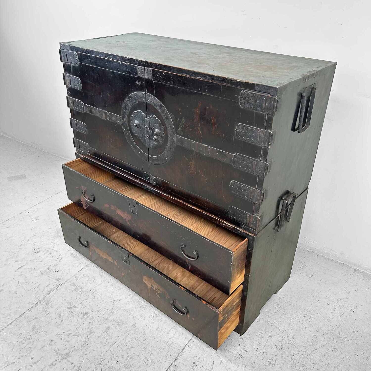 Tweedelige Lakwerk Ladekast Japanse Tansu, Meiji-periode.