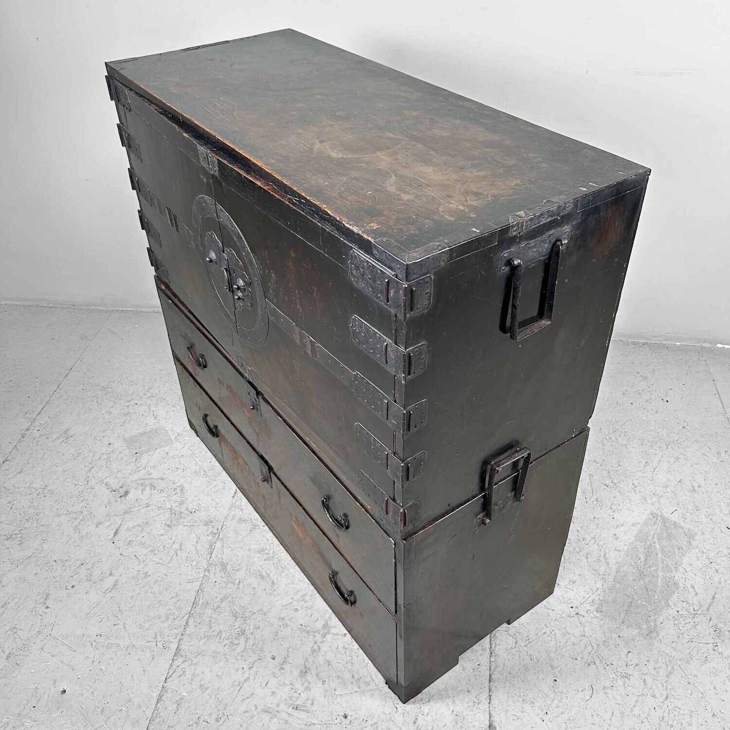 Tweedelige Lakwerk Ladekast Japanse Tansu, Meiji-periode.