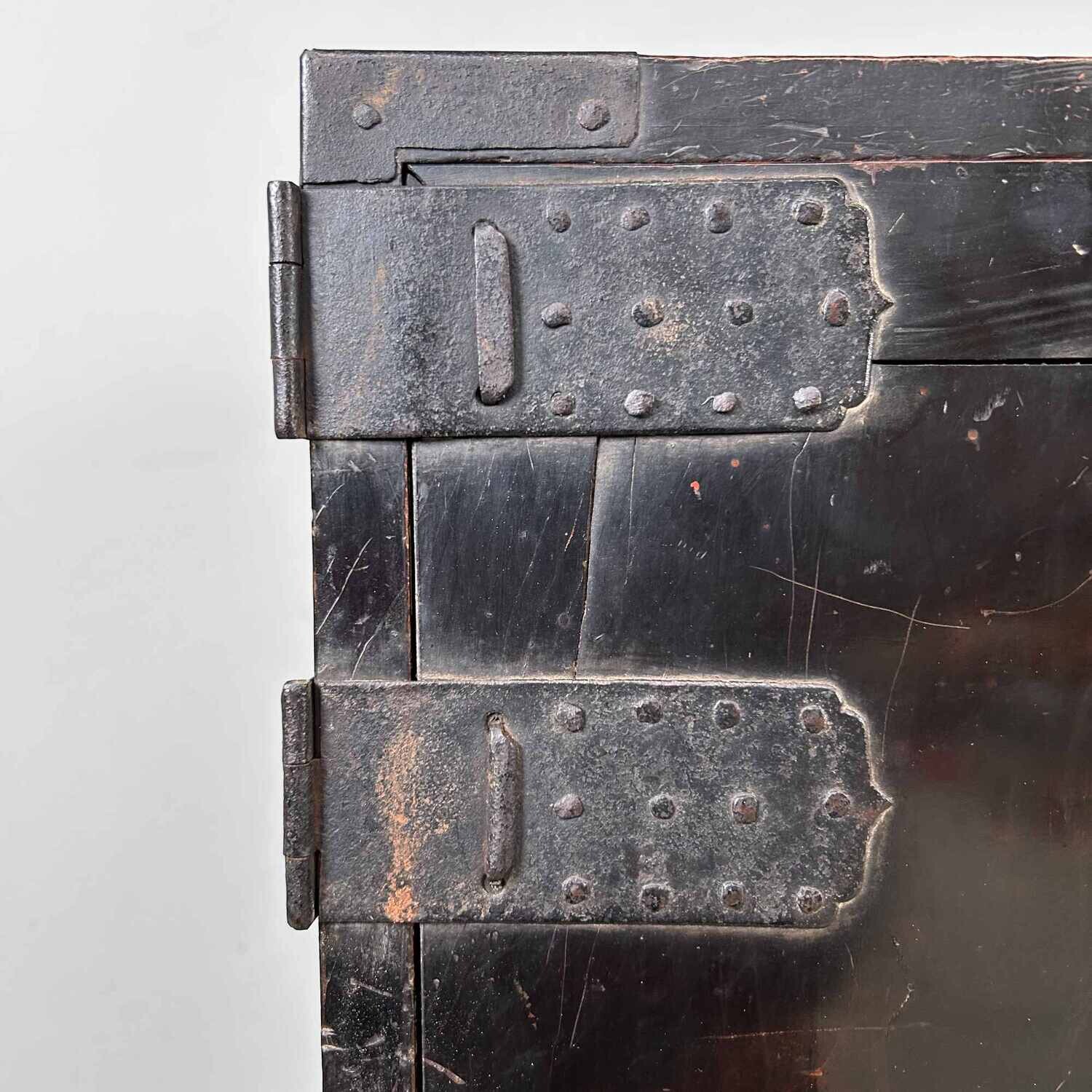 Tweedelige Lakwerk Ladekast Japanse Tansu, Meiji-periode.