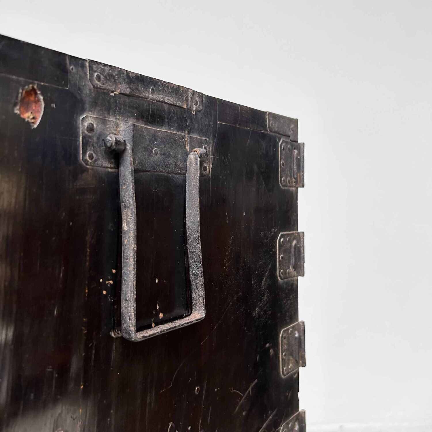 Tweedelige Lakwerk Ladekast Japanse Tansu, Meiji-periode.