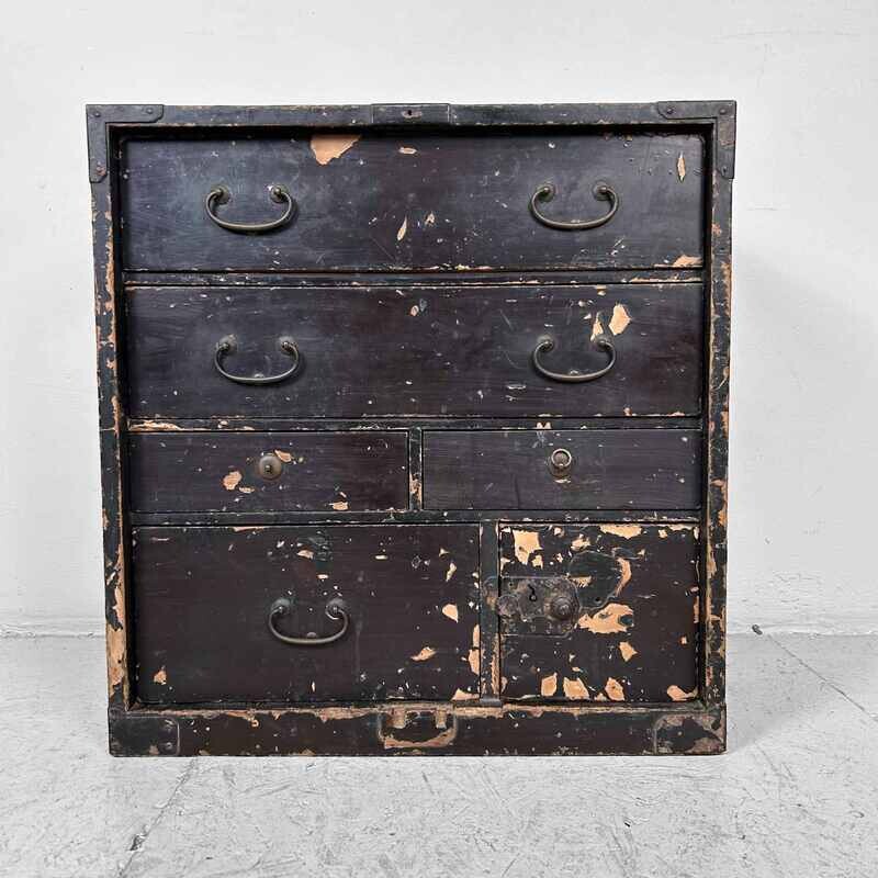 Lacquer Chest of Drawers Japanese Tansu, Meiji Period.