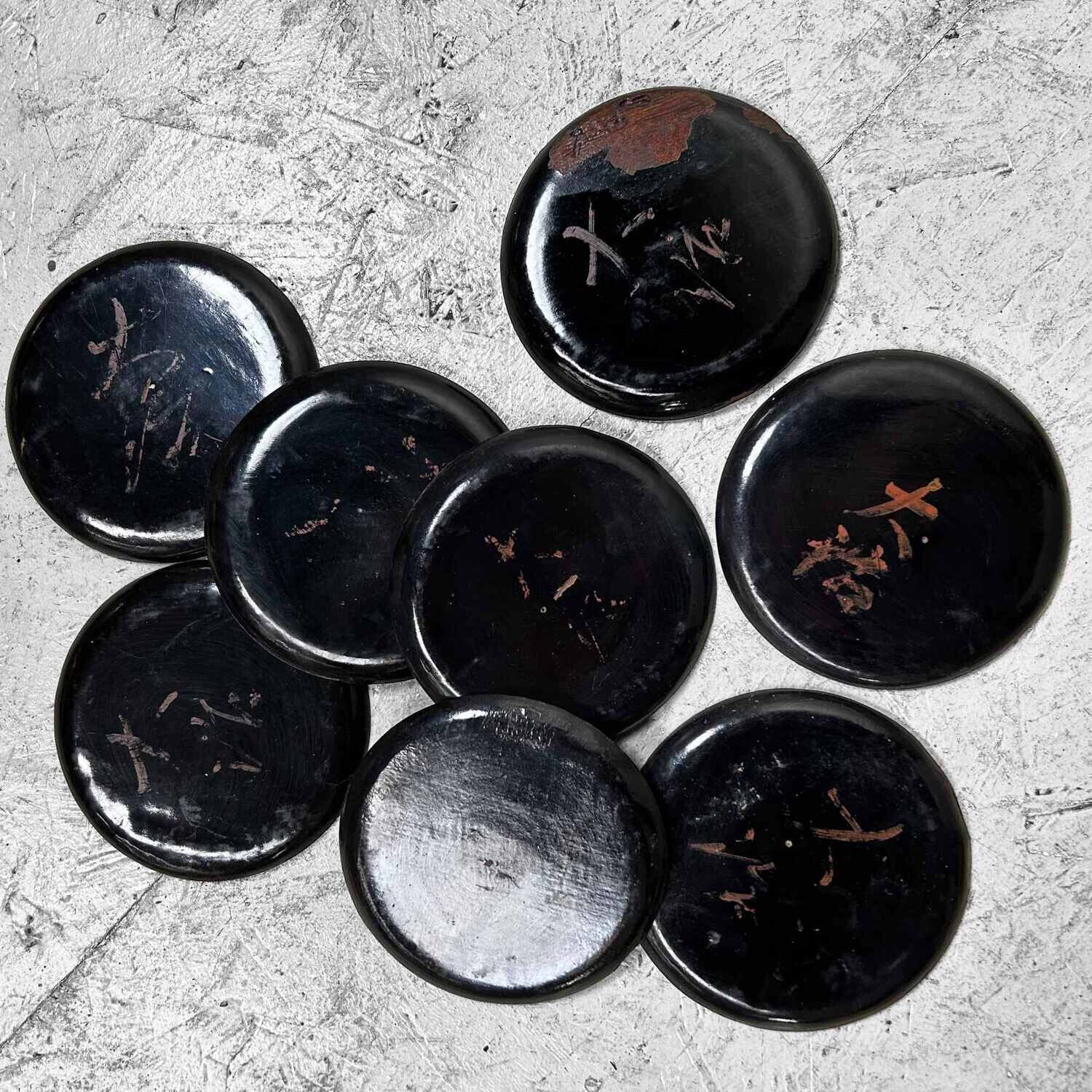Set (8) Zwarte Houten Lakwerk Borden, Meiji-periode.