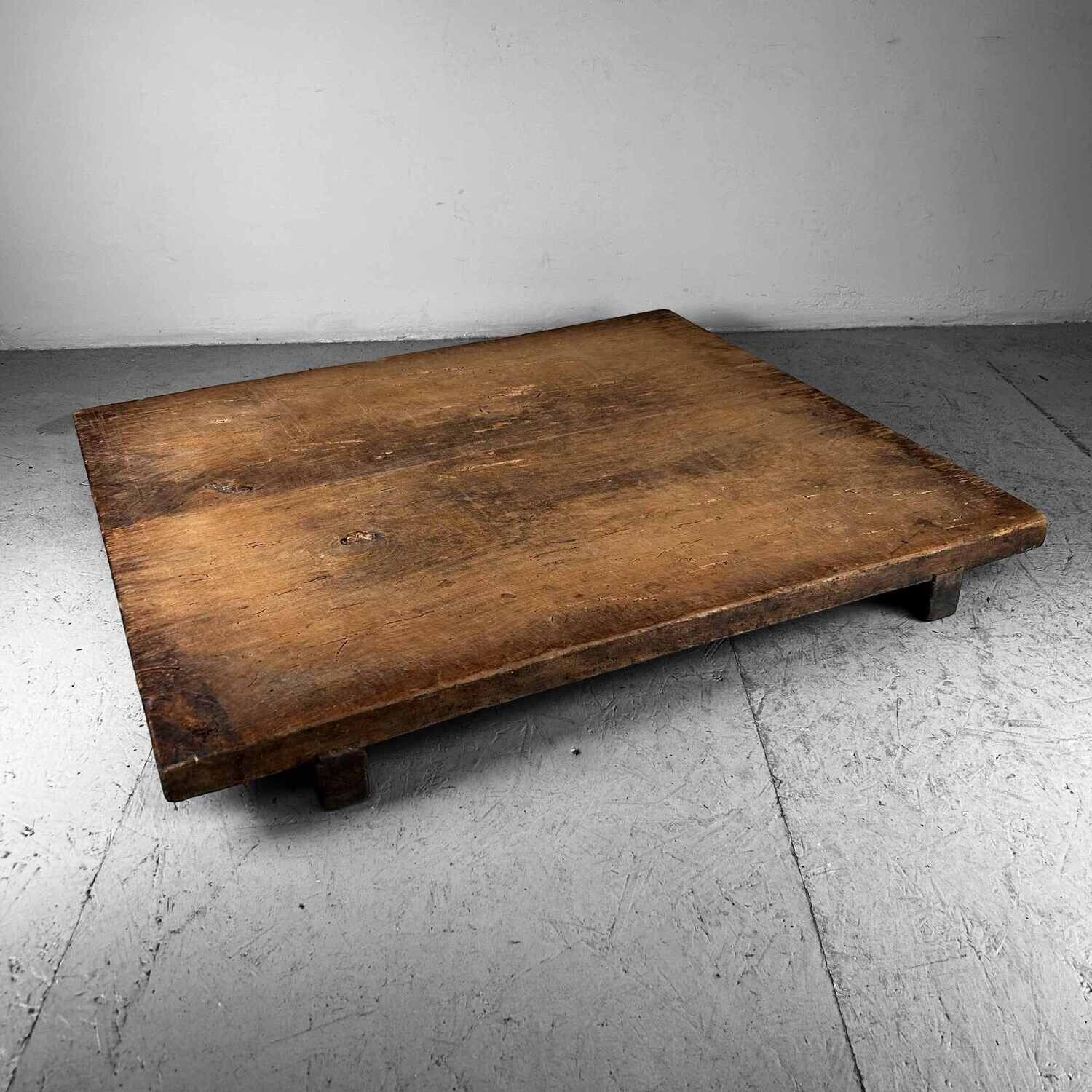 'Cutting Board' Table, Taishō Period (大正時代), Japan.