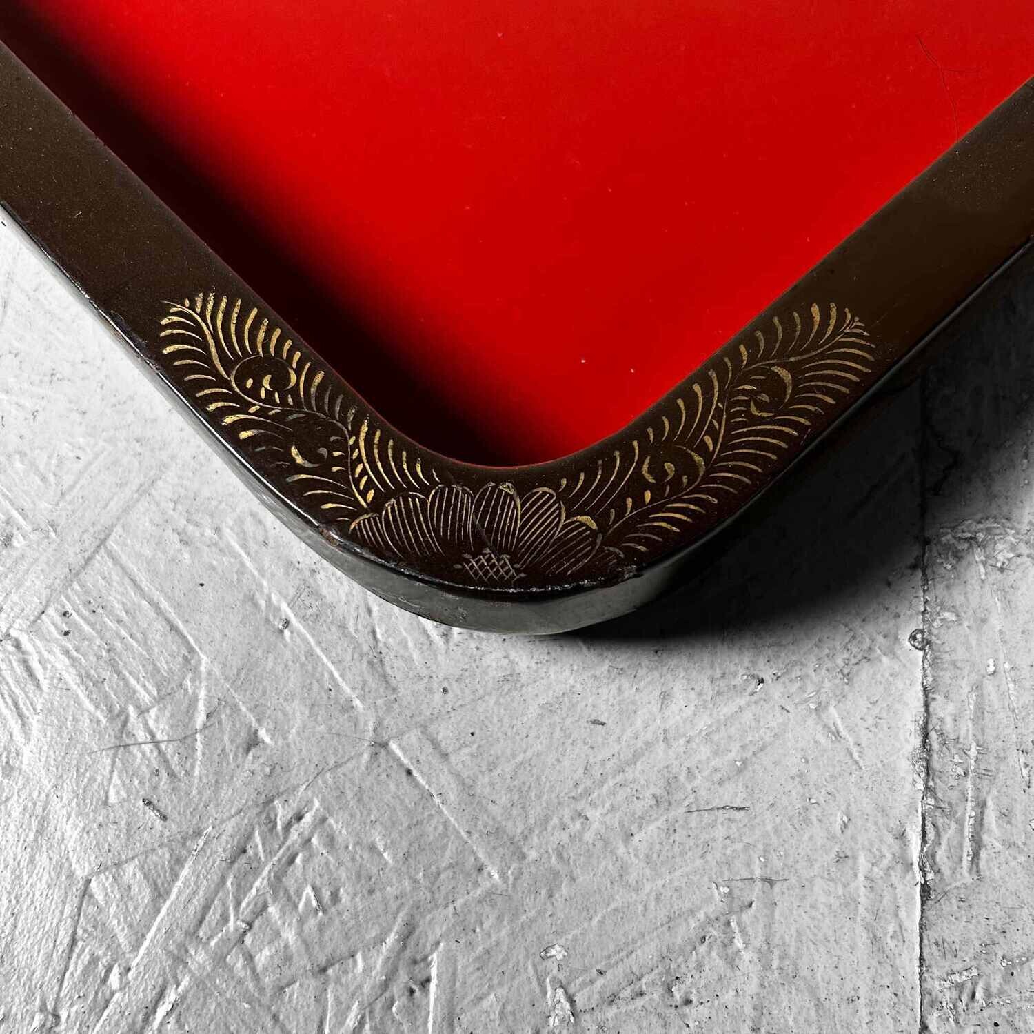 Groot Urushi Lakwerk Dienblad, Taishō periode, Japan.